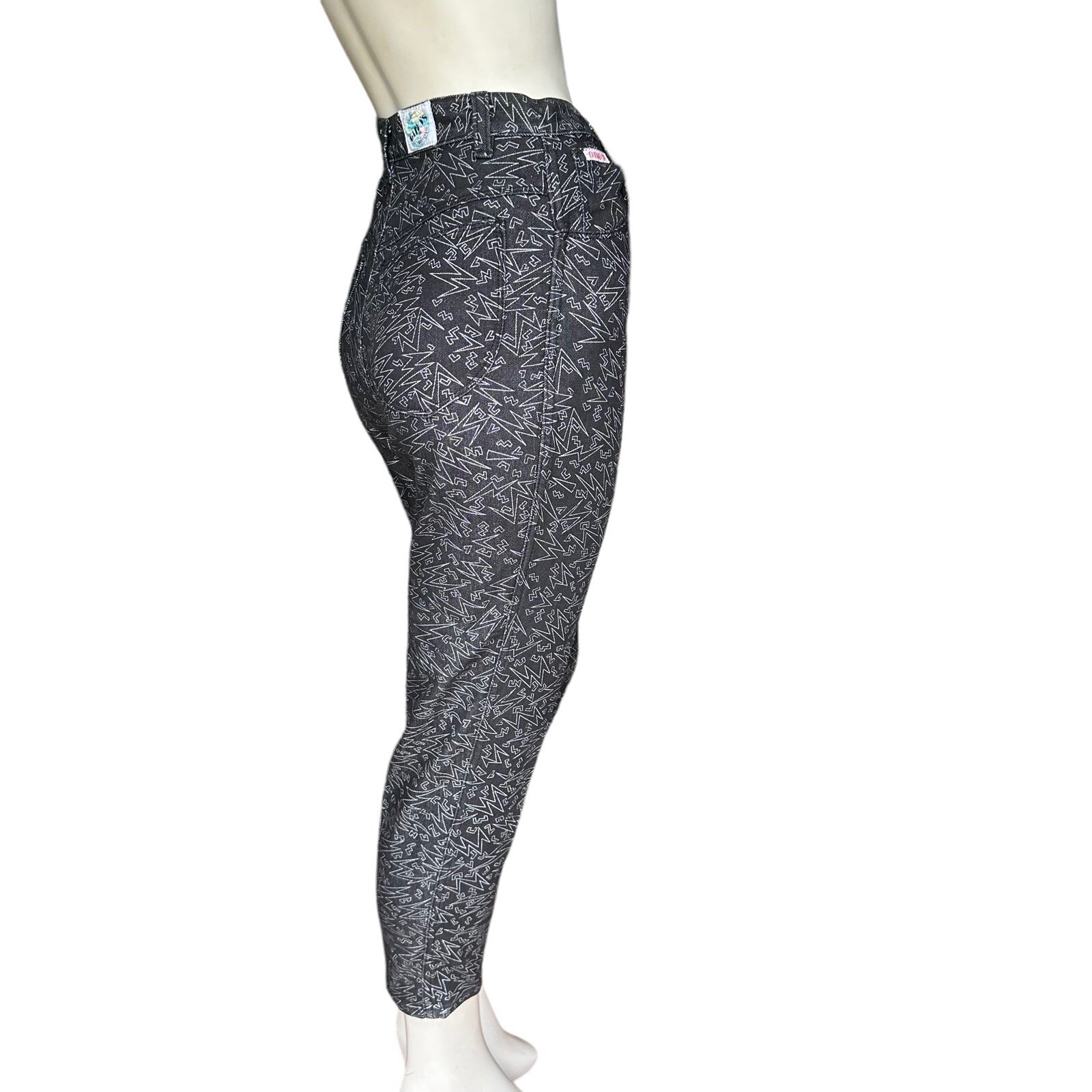 Vintage 90s Geometric Lightning Bolt Print Black & White Jeans 7/8 24″ Waist.