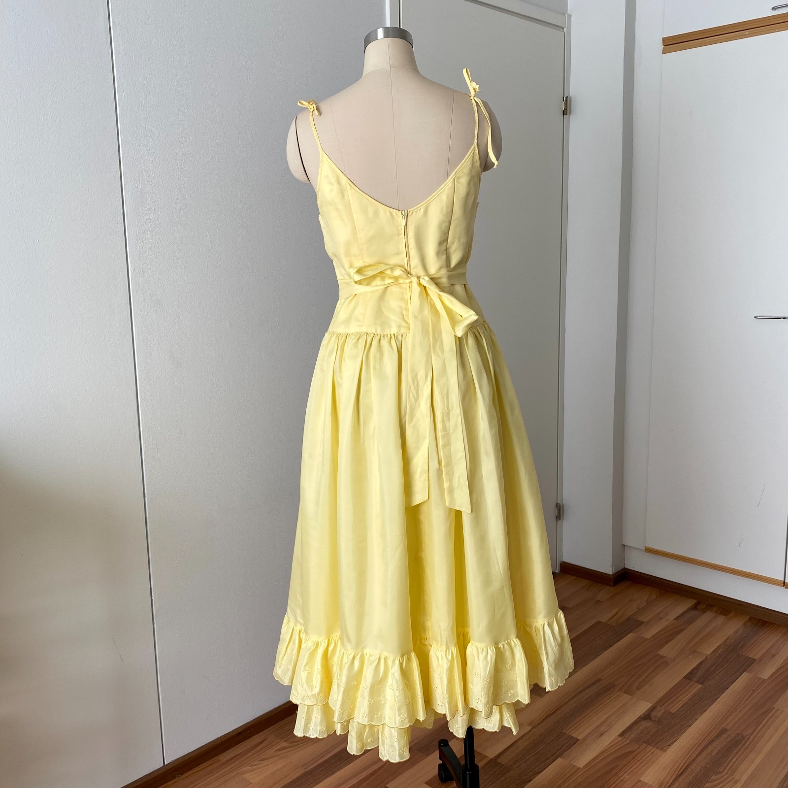 1980s Spaghetti Straps Ruffle Midi Dress Yellow Tiered Romantic Cottagecore EU36