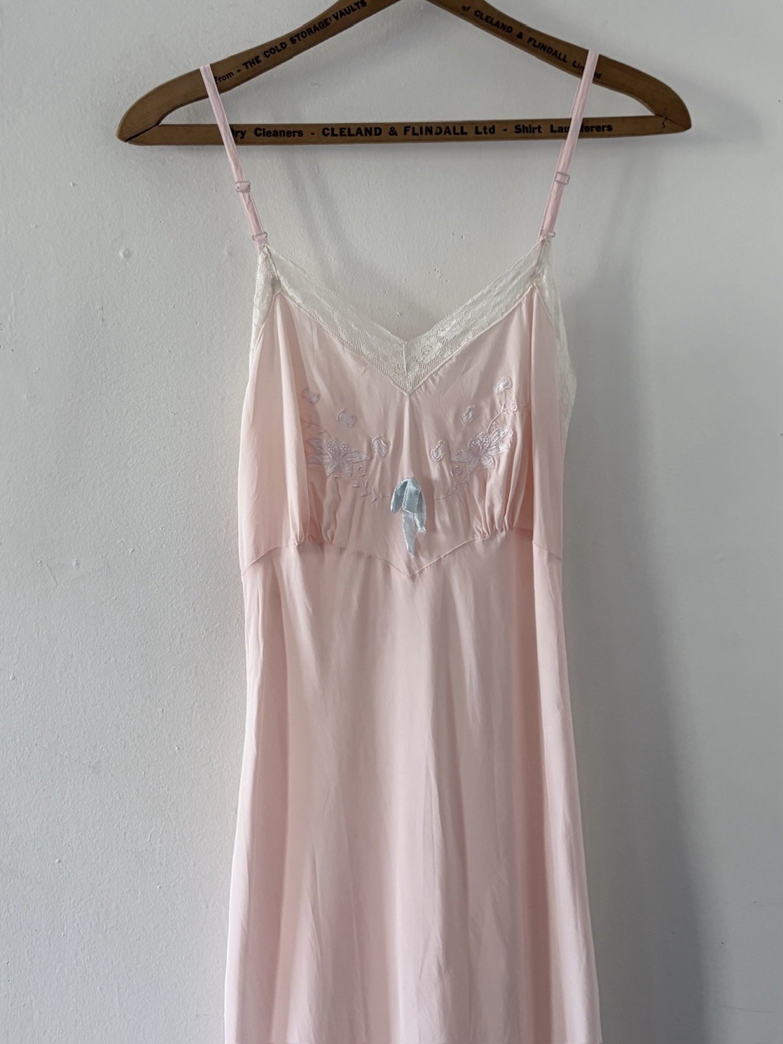 1940s Pink Bias Cut Rayon Slip Dress Floral Embroidery Lace Trim Satin Bow XS