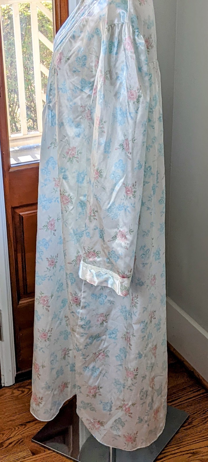 Miss Elaine Polyester & Cotton Long Floral Nightgown Buttons at Neckline Size XL