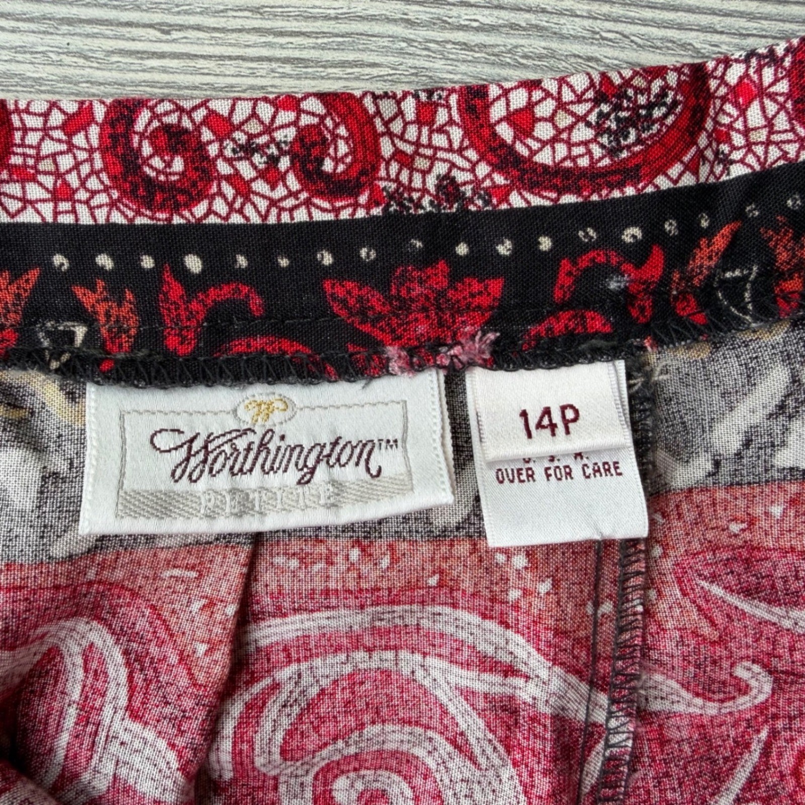 Worthington Vintage Red Black Paisley Midi Skirt Rayon Boho Dark Academia Petite