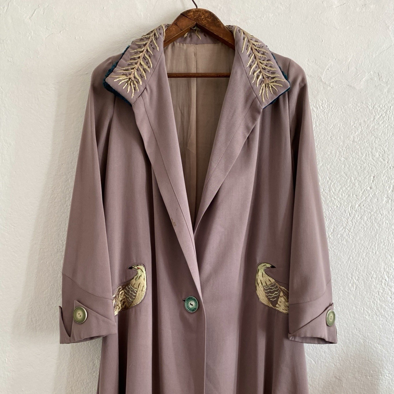 Vintage 20s Silver Plumb Peacock Lamé Embroidered Fur Collar Silk Lined Coat M