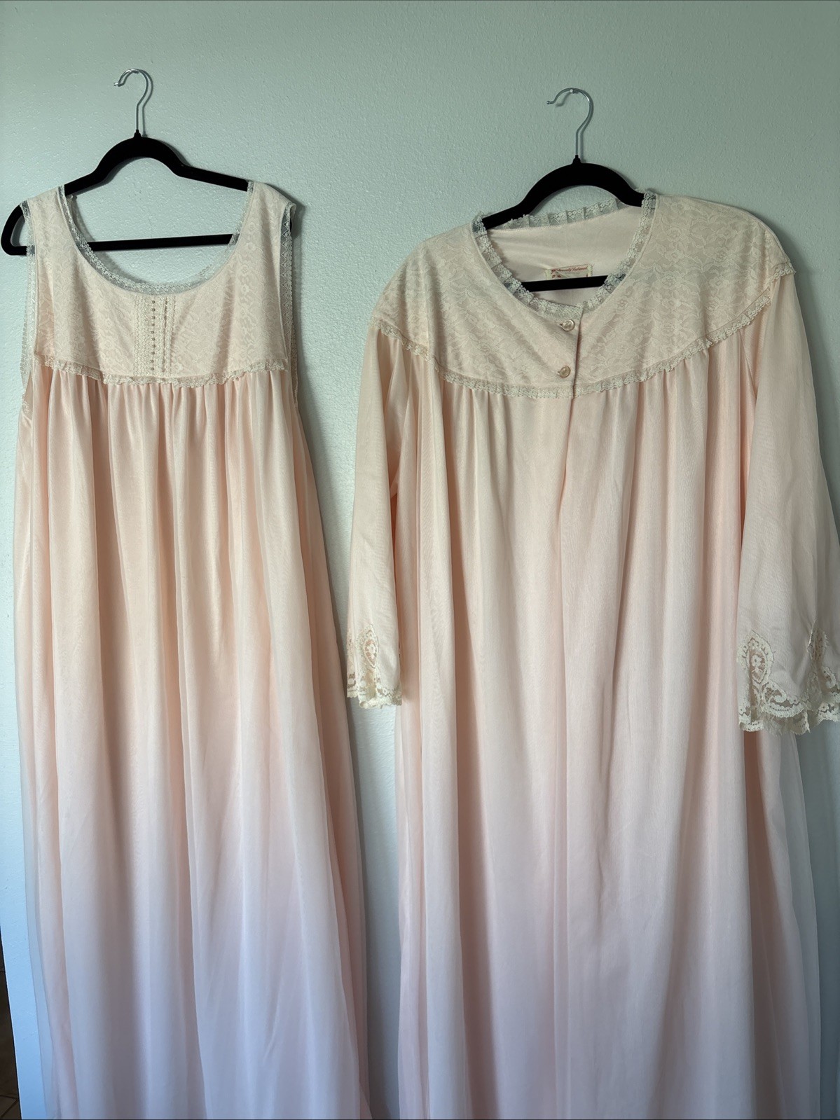 Vtg Pink Blush Evening Gown Lingerie Bridal Boutique Ivory rose Lace Detail