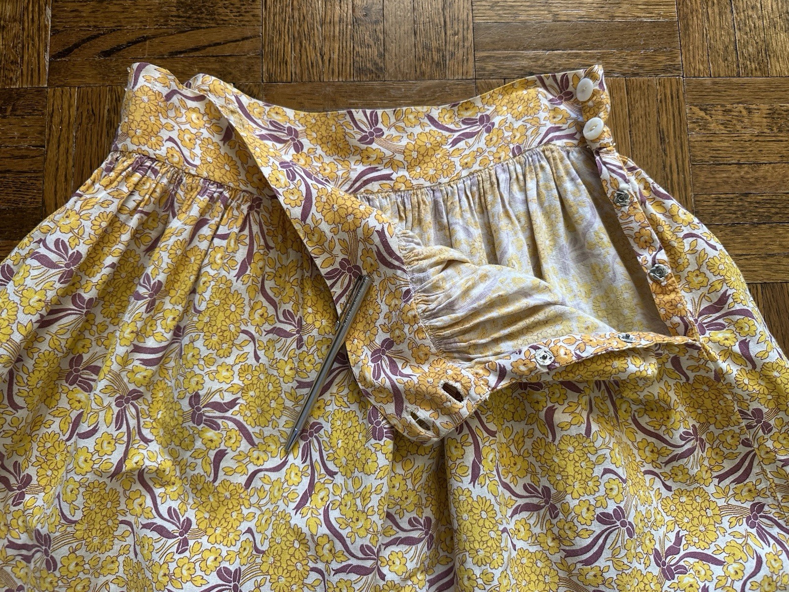 1930s 40s Feed Sack Skirt 28” Waist Yellow Floral Bows Fabric Cotton Prairie VTG