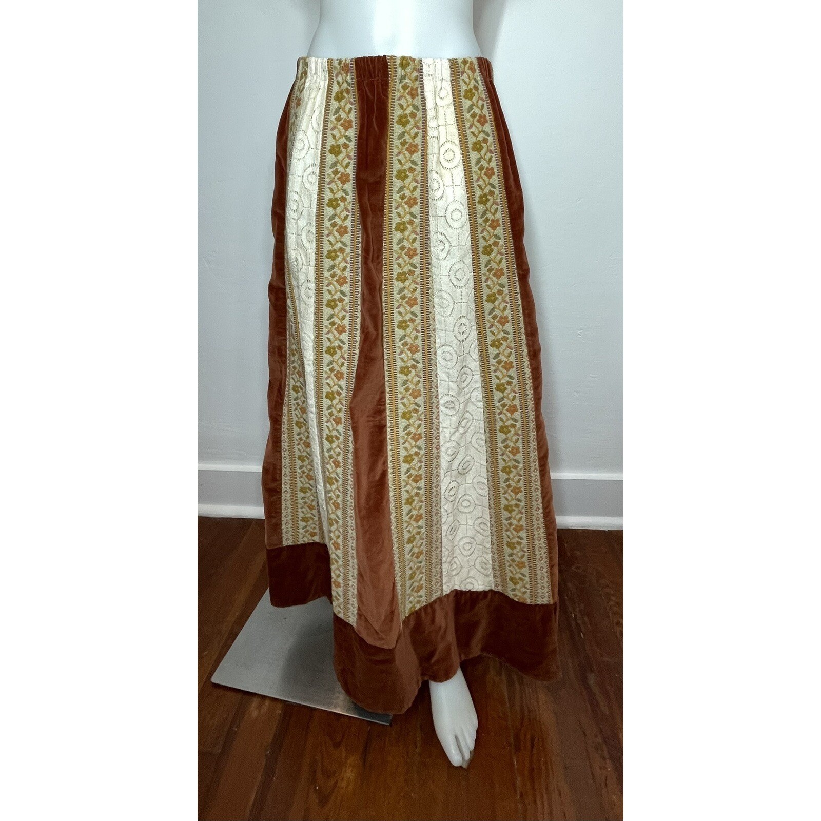VTG 70s Chessa Davis Maxi Skirt Hippie Boho Velvet Lace Tapestry Waist 27+