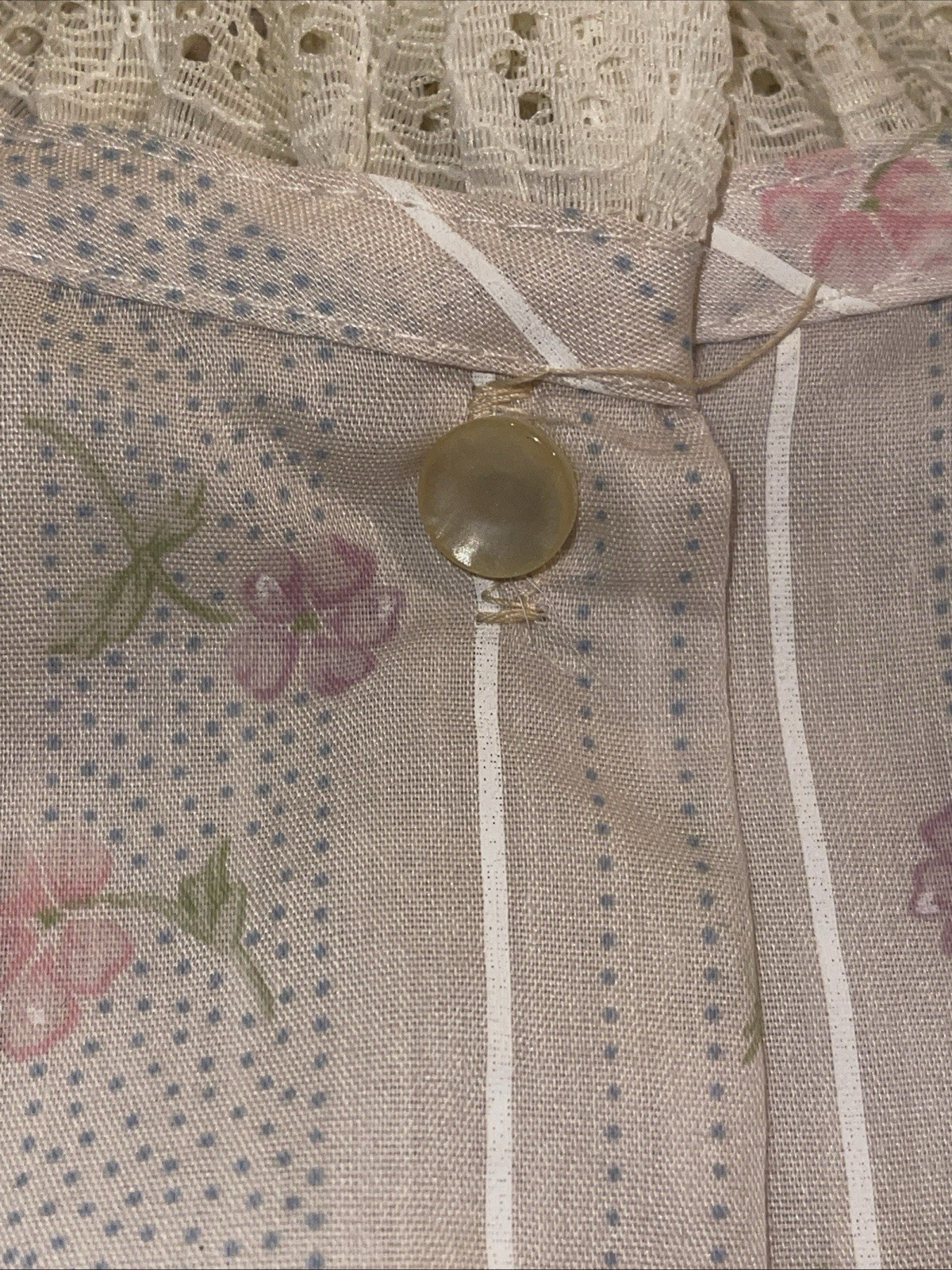 Vintage Long Nightgown Satin Granny Cottagecore Women XXL Flower Detail