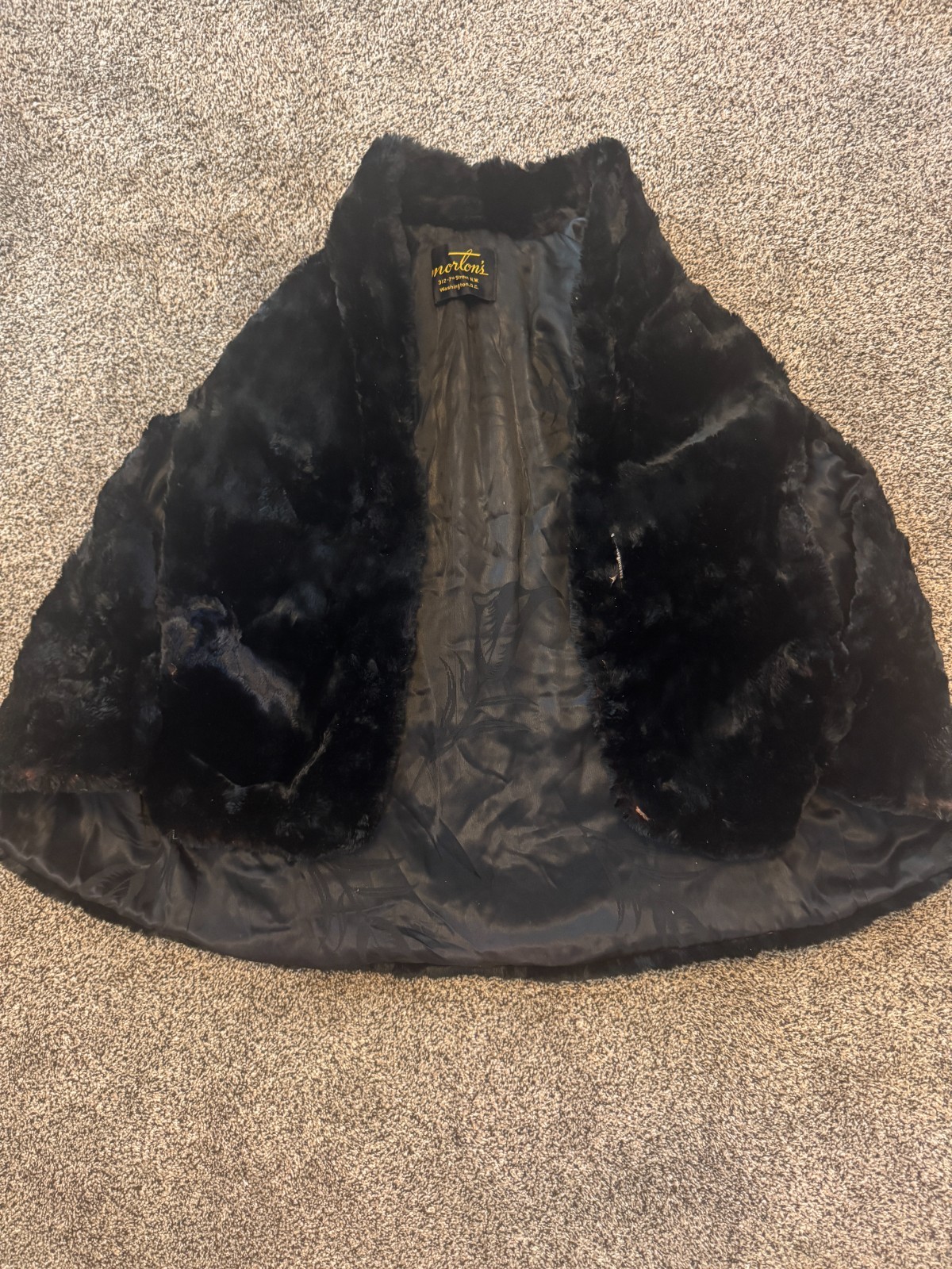 Vintage Black Rabbit Fur Capelet Shawl Wrap Morloni Washington DC Satin Lined