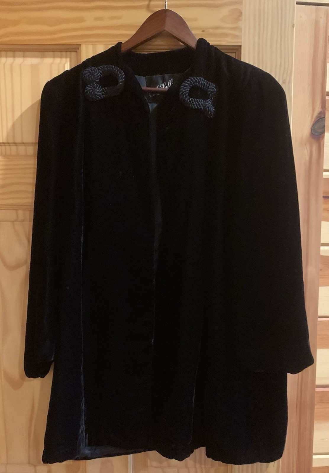Vintage 1940s Black Velvet Opera Cape Size L/XL EA Sullivan & Co Worcester Mass