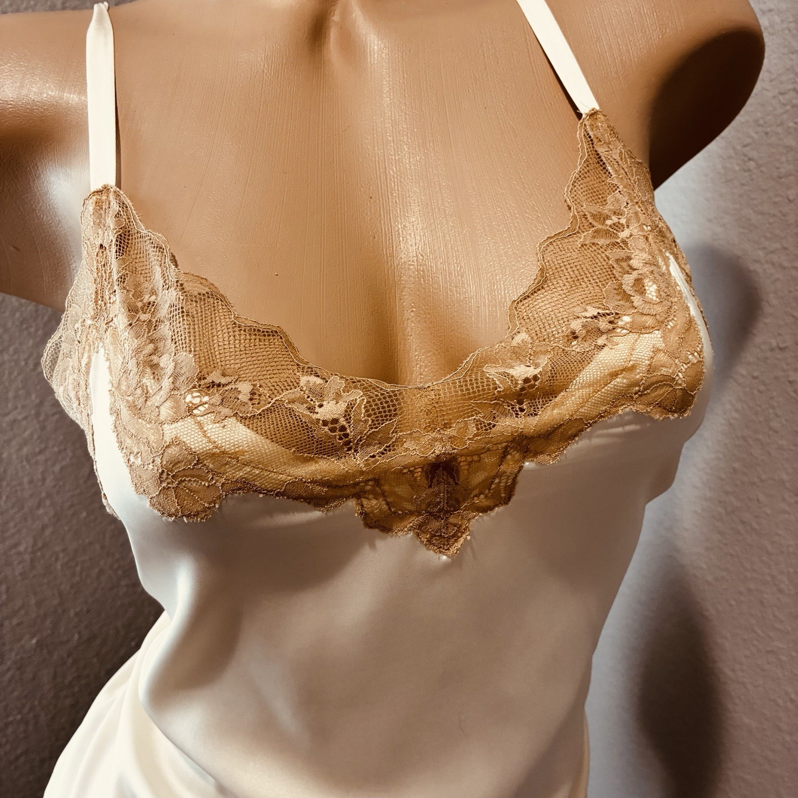 Vtg Ivory Taupe Chantilly Lace SOMA Satin Slip Camisole M 36