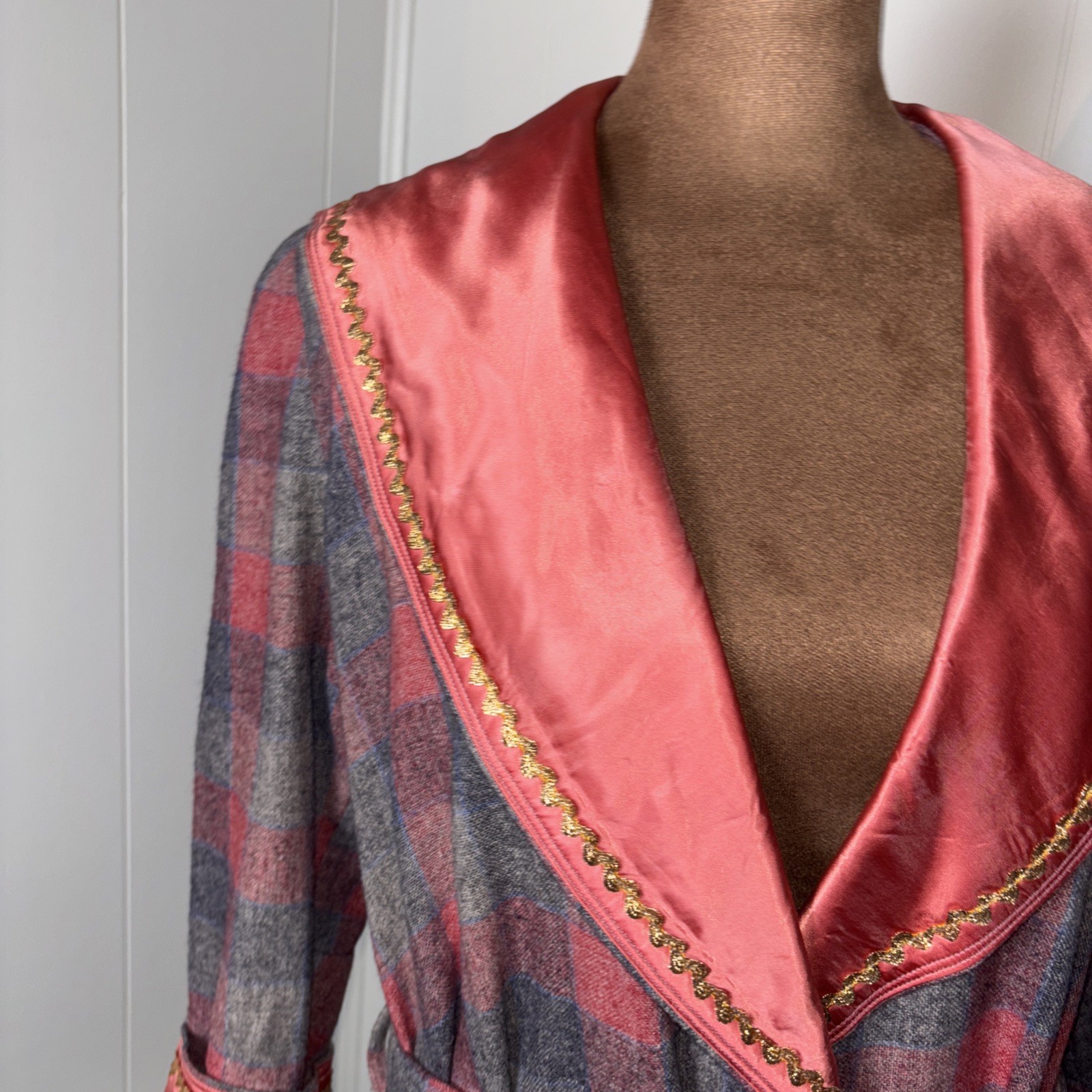 Vintage Handmade Woman Robe Long Plaid Gray & Pink Size Small Rare With Pockets