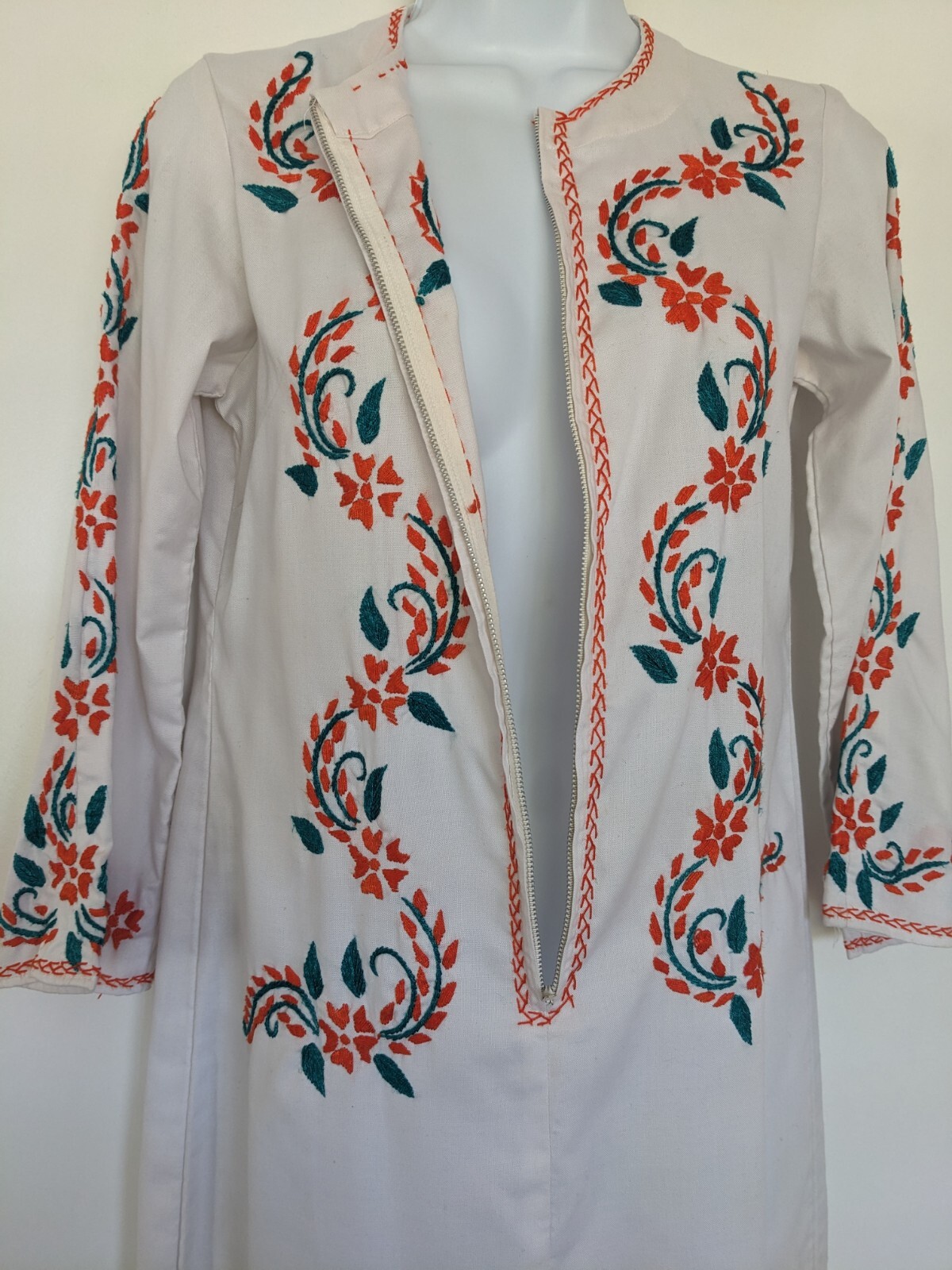 True Vintage Ethnic Hand Embroidered Floral White Tunic Maxi Dress Metal Zipper