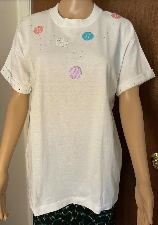 LEARSI Vintage VGUC Women’s L White Single-Stitch Tee w/Tennis Balls/Rhinestones