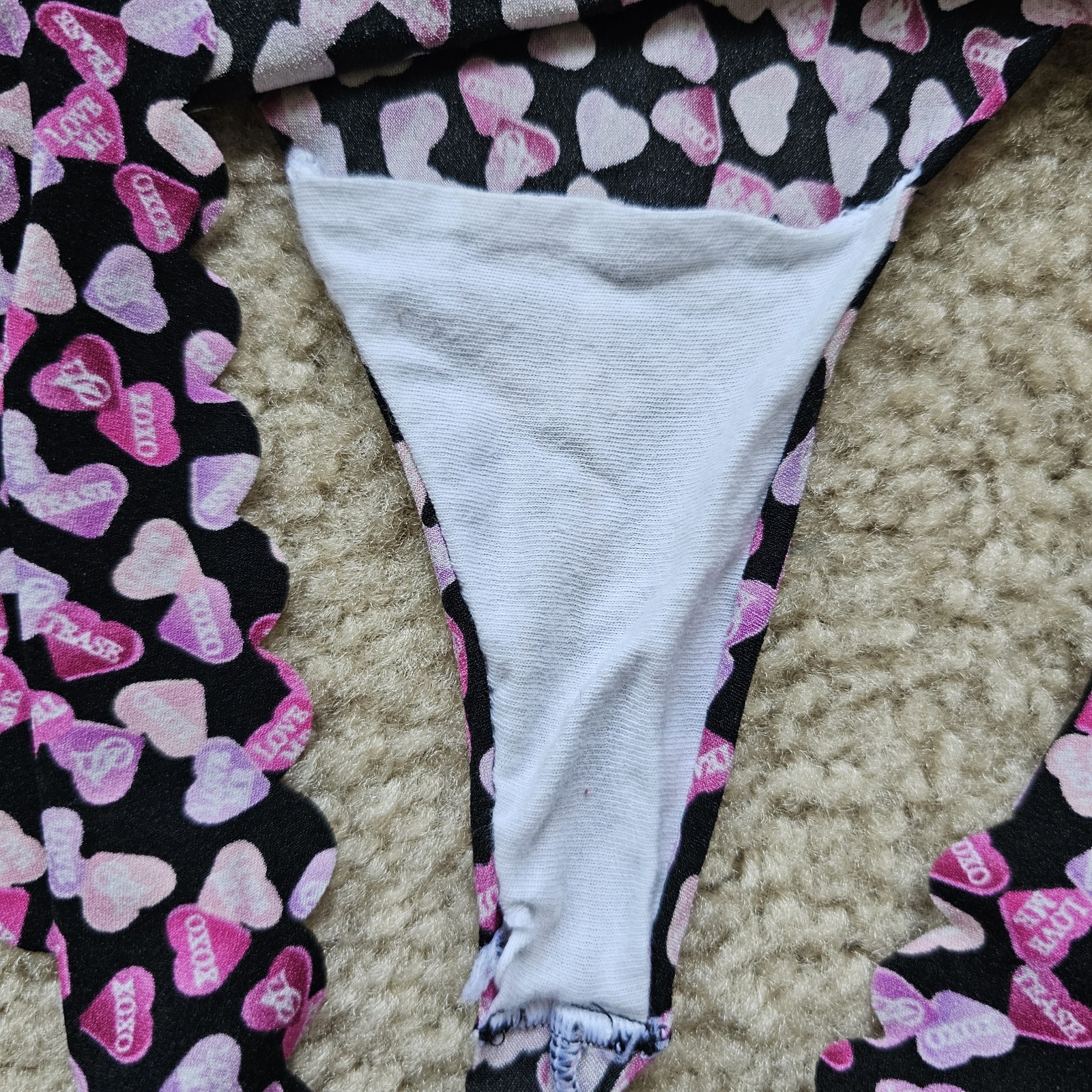 Victorias Secret 2023 no show thong black pink hearts valentines day size large