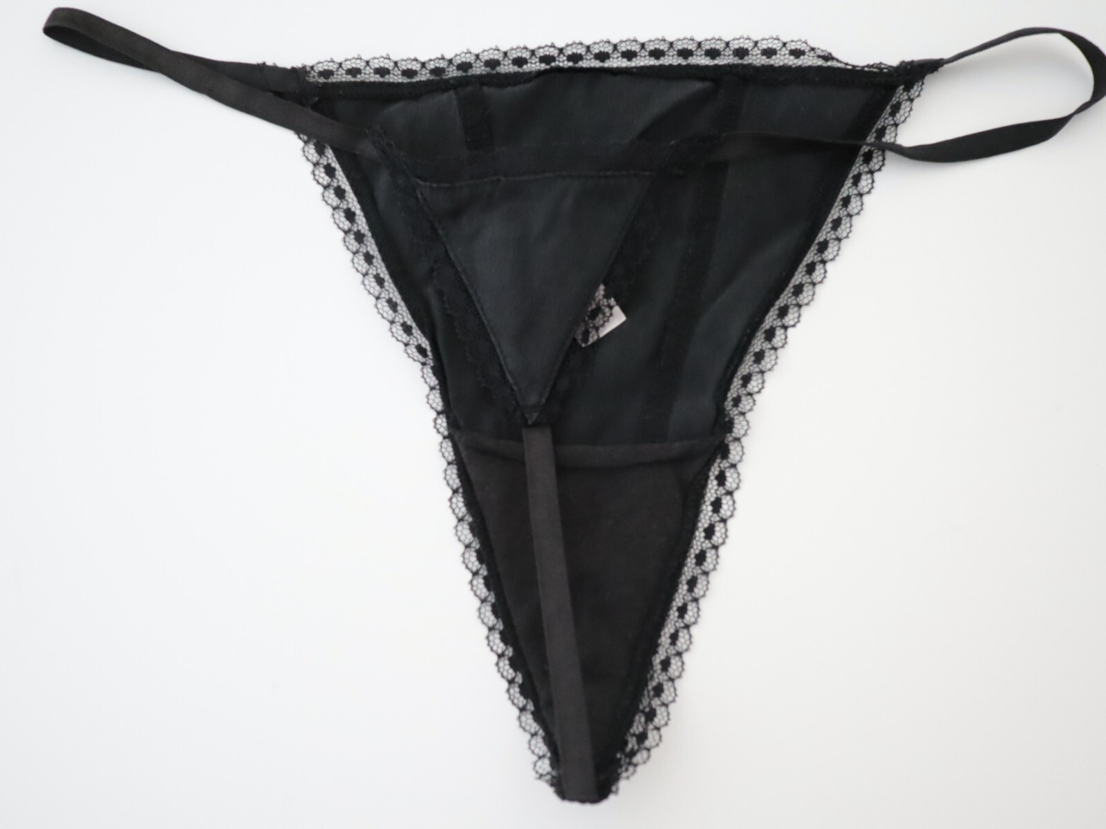 VTG Victoria’s Secret Y2K Silk Lace Edge V-String Thong Panty SMALL