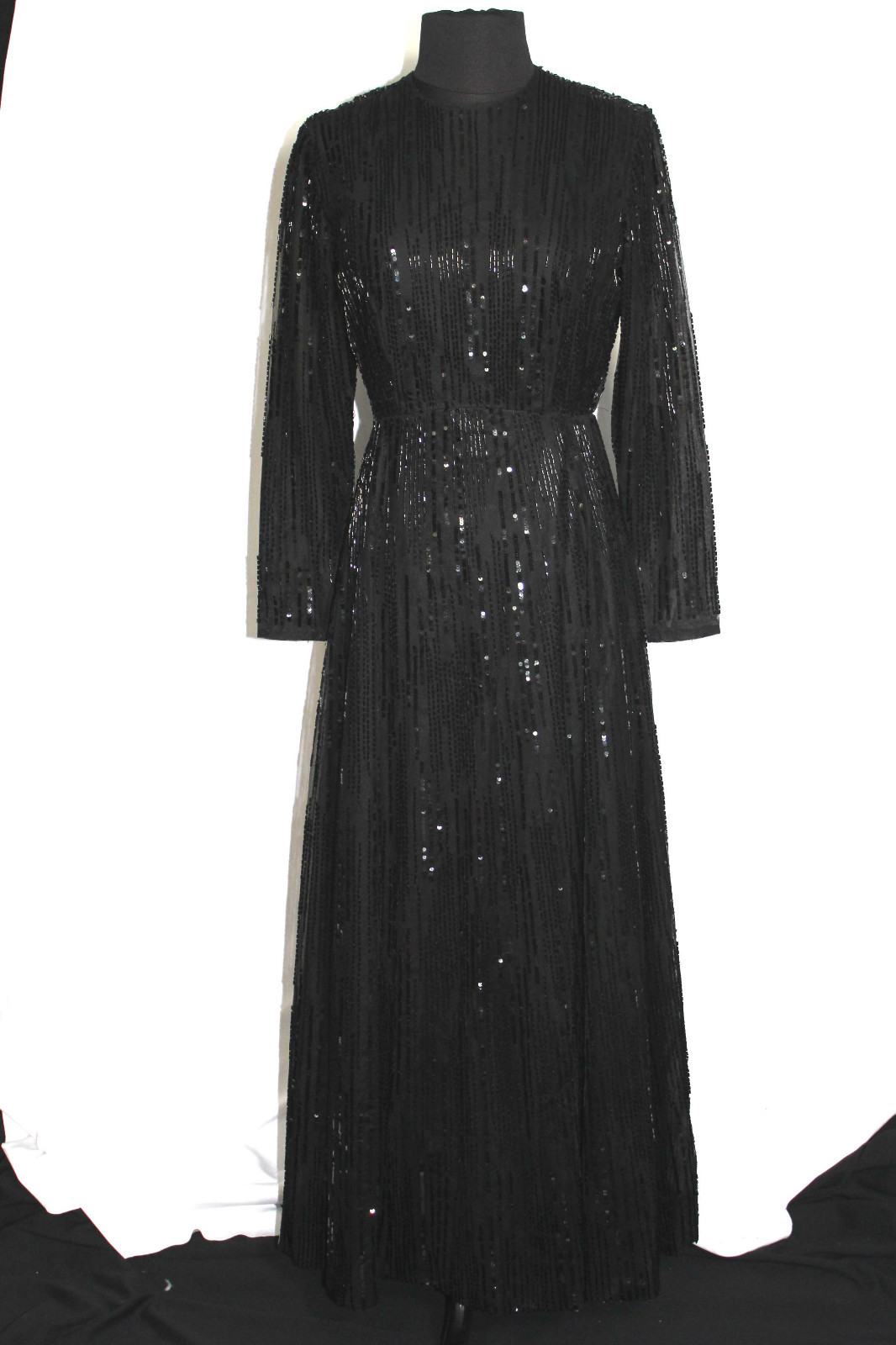 RARE DESIGNER VINTAGE 1960’S BLACK BEADED EVENING GOWN „VERA HICKS” SIZE 4-6