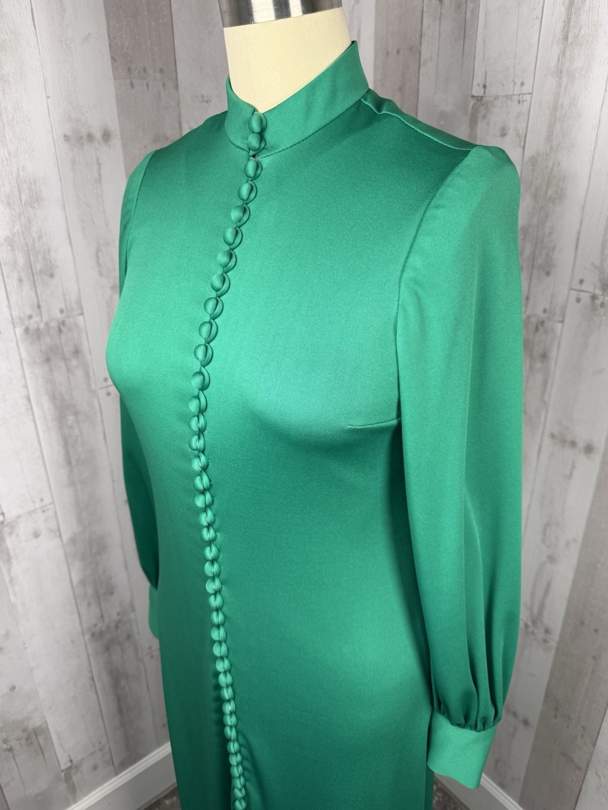 Vintage 1970s MOD Emerald Green Maxi Gown Elegant Poly Retro Size L/12