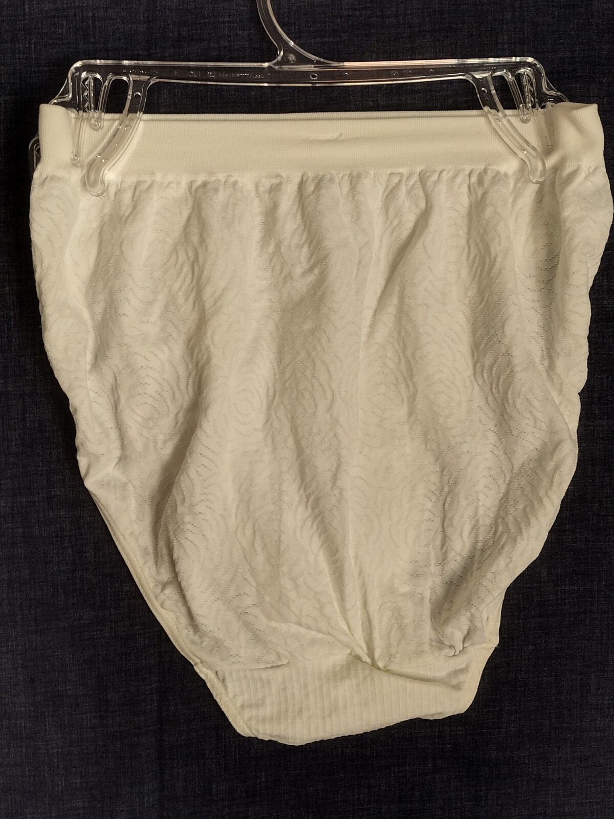 Vintage Barely There Style 2503 Solid White Swirl Print Womens Size 8/9 Panties