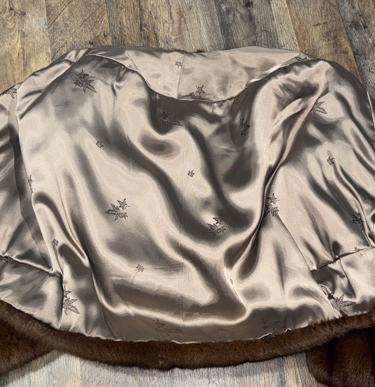 VINTAGE FUR LABEL AUTHORITY MINK FUR STOLE WRAP SHAWL CAPE Possibly 1960s