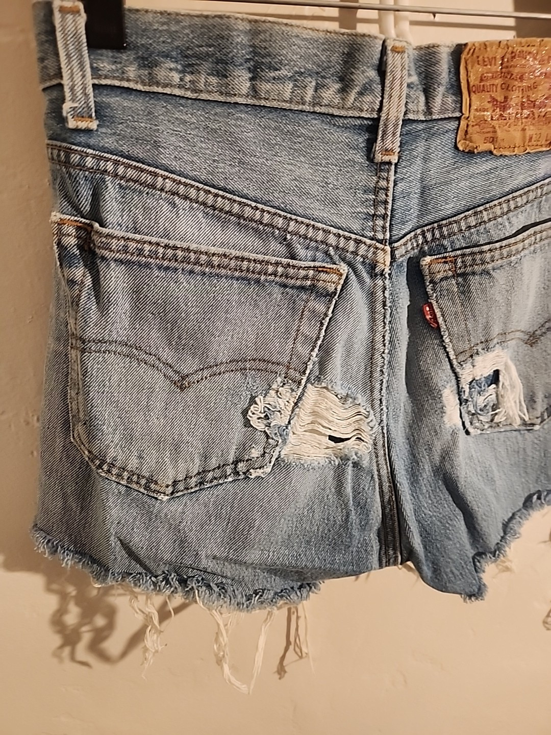vintage levis cut-offs denim jean shorts button fly 501 cut off 70’s 80’s 31″ w