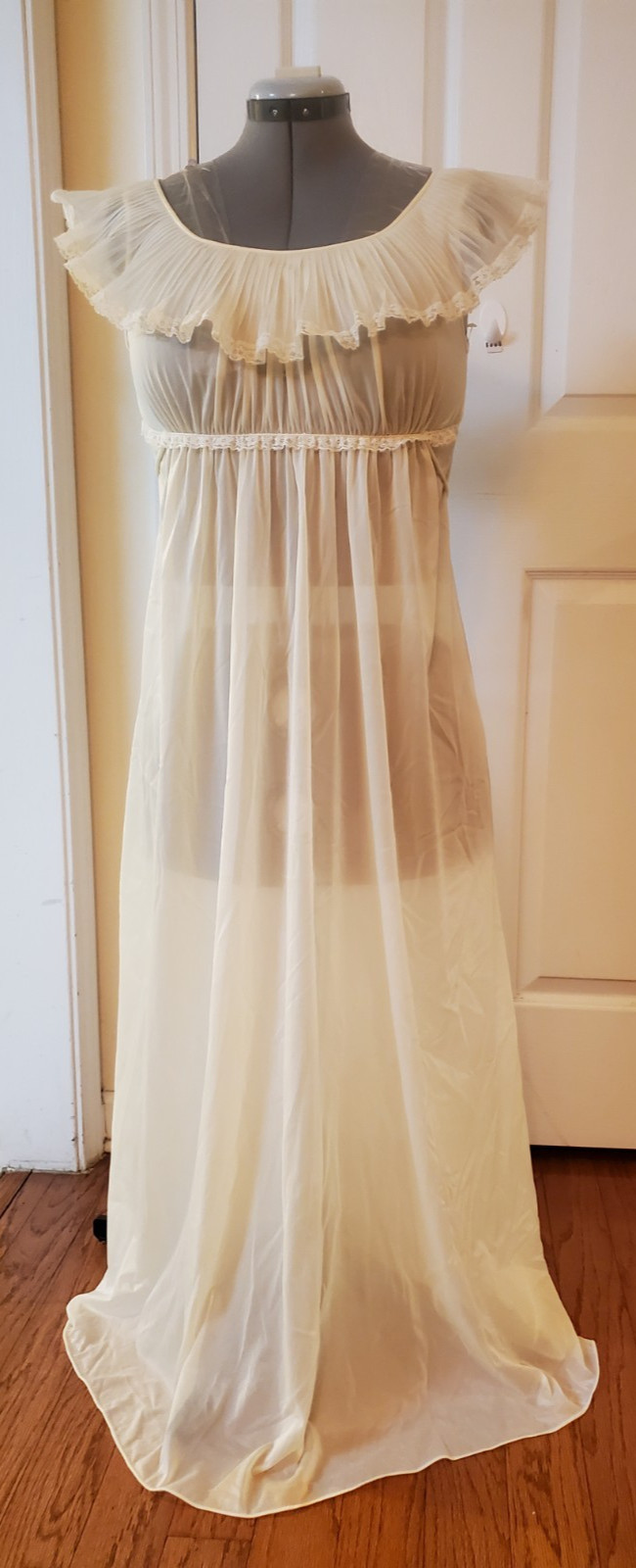 Vintage 60s Gaymode JCPenney Ivory Nylon Sheer Nightgown Crinkle Neck Lace Trim