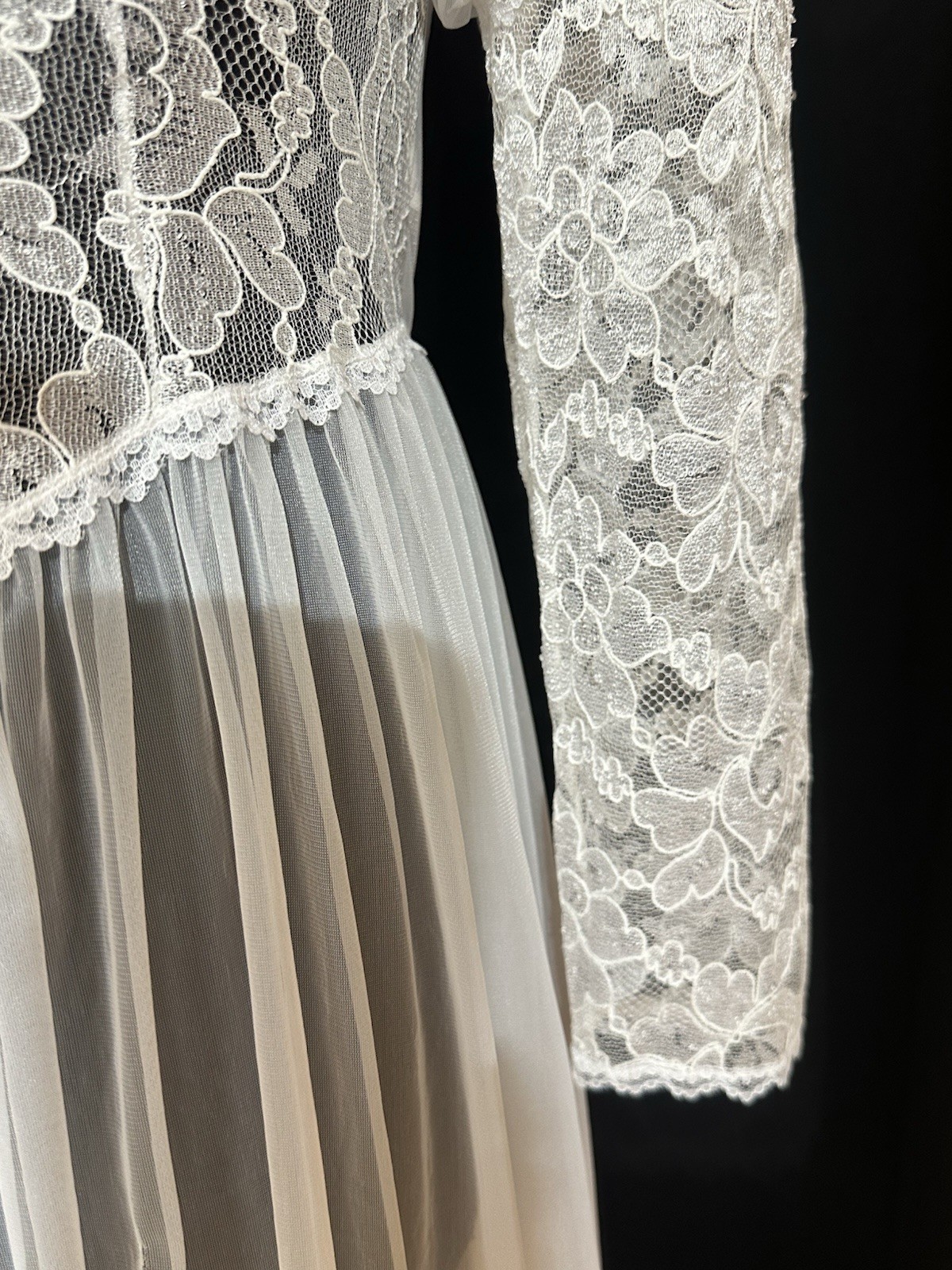 VTG Henson Kickernick White Sheer Lace Peignoir Robe Bridal Bustle Train USA M