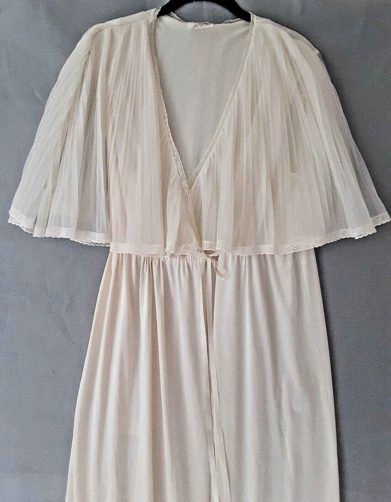 Vtg Ivory Nylon Robe Sz M Sheer Pleated Chiffon Capelet Dressing Gown Jolie Two