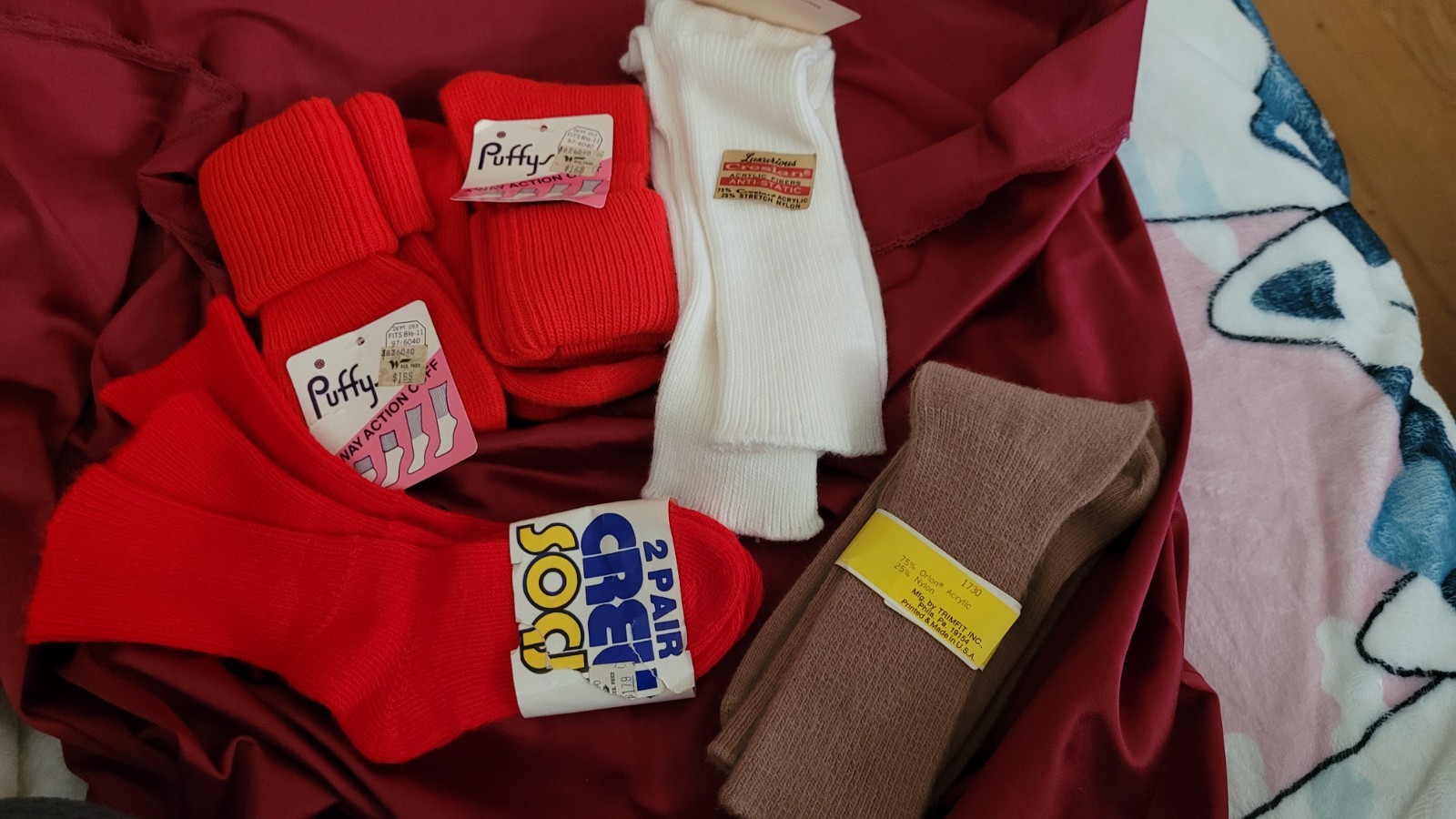 LOT OF 6 PAIRS OF NEW VI TAGE SOCKS~PUFFY~CRESLAN~WOOLWORTH WOOLCO & TRIMFIT