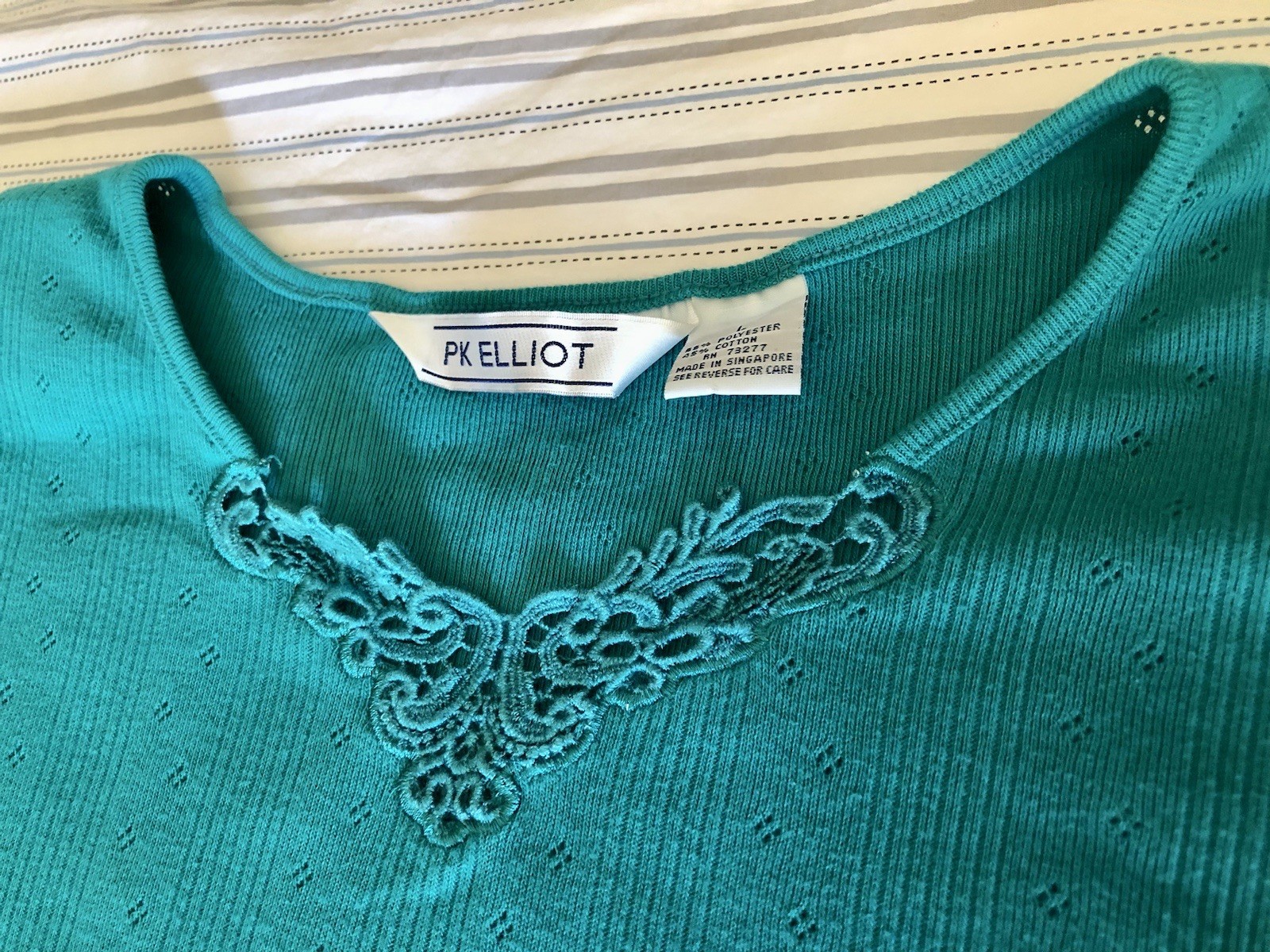 Women’s Size L Short Sleeve Teal Cotton Polyester Top 23” Chest 26” Long