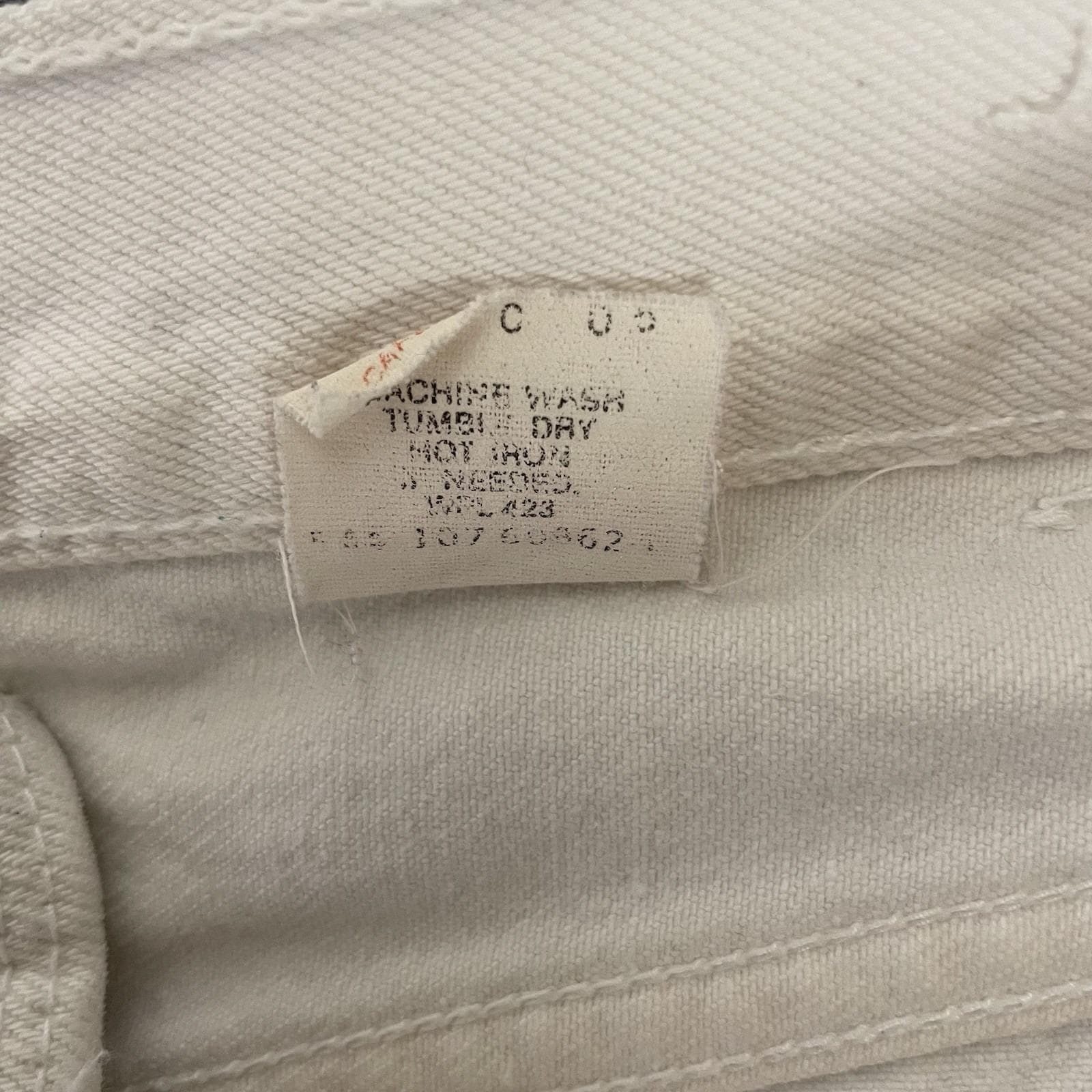 Vintage Levi’s Button Fly Jeans Paper Patch 70’s USA Size 9 White Denim 25×27
