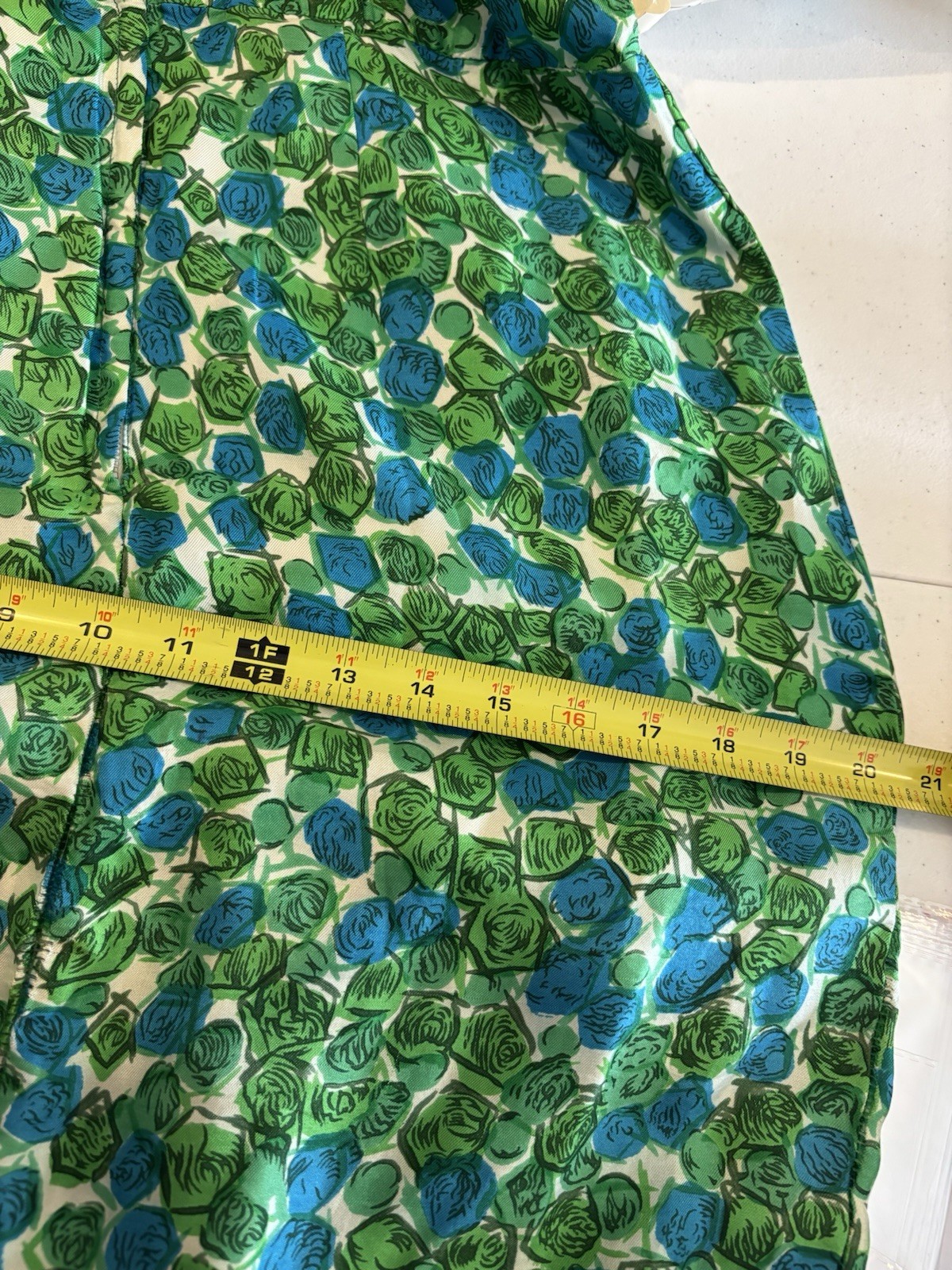 Vtg 60s Wiggle Dress Sheath Green Geomentric Print MCM Retro Garden party M FLAW