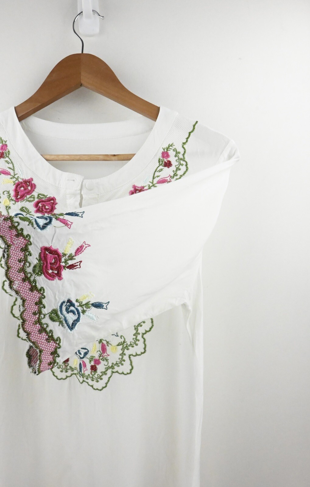 Vintage bohemian embroidered 3/4 sleeve sleeve blouse in white size M/UK10