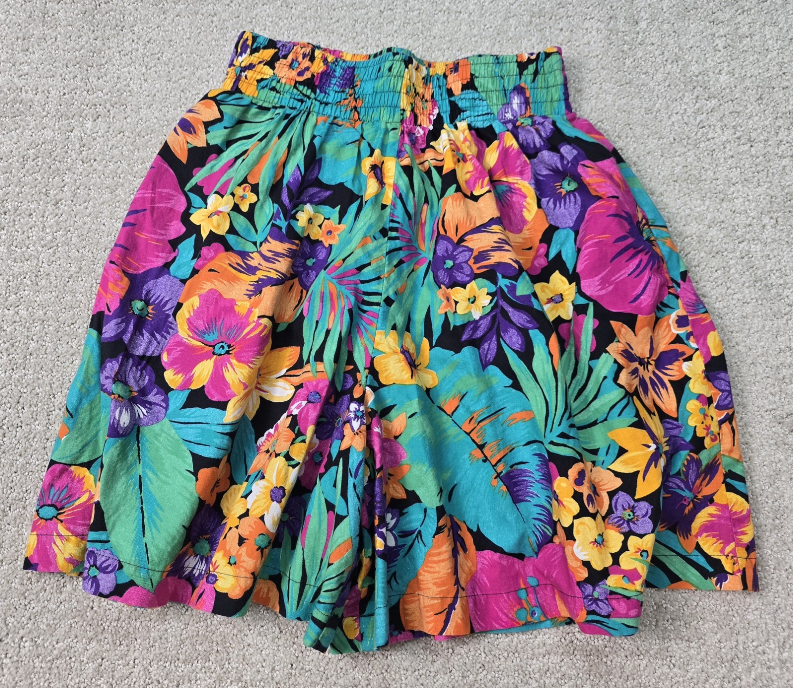 Vintage 80s Medium M Sostanza Multicolor Shorts Stretch Elastic Floral USA Beach