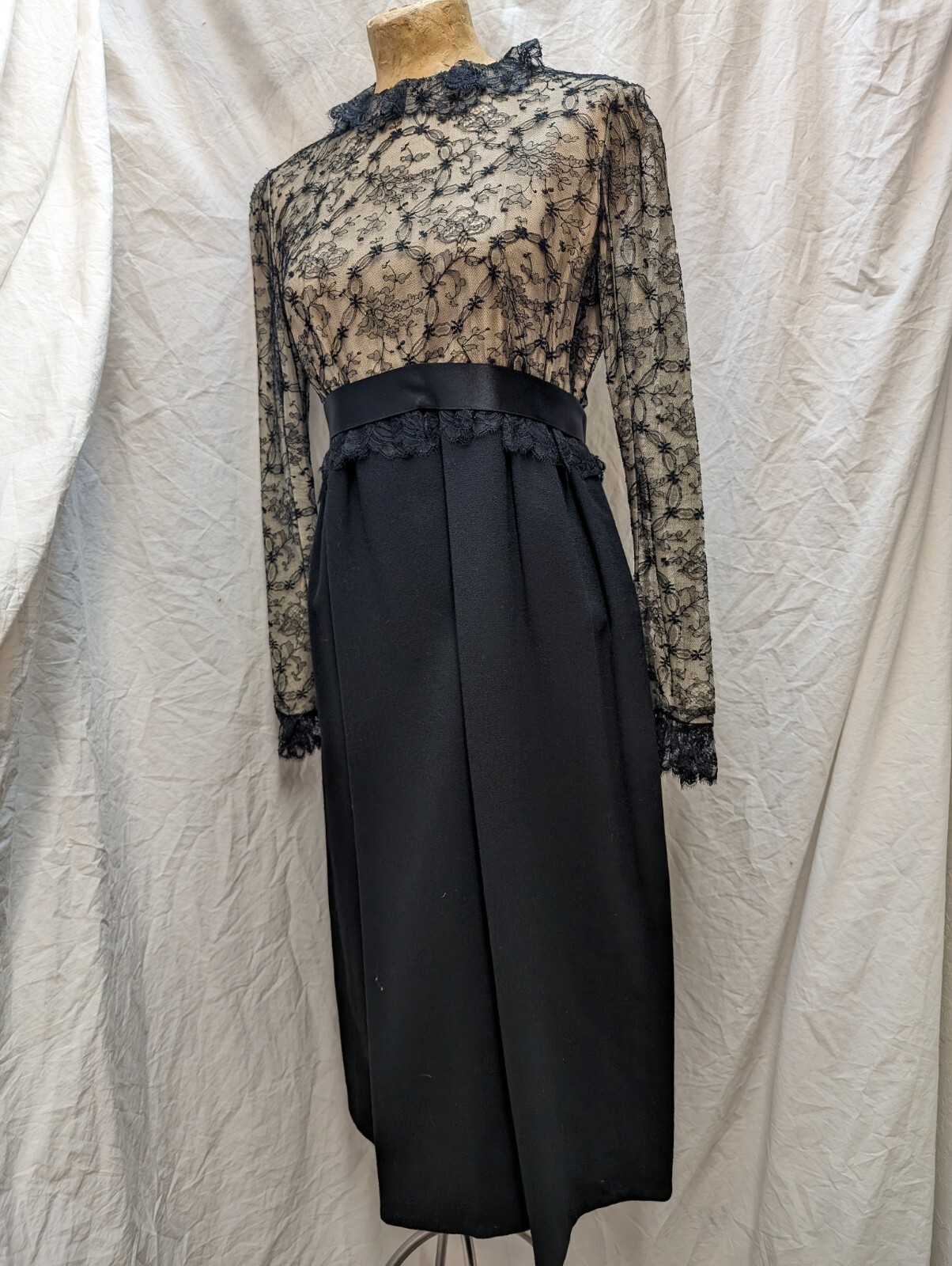 Vintage 1960’s Black Lace & Rayon Cocktail Dress by Neusters Size Small Medium