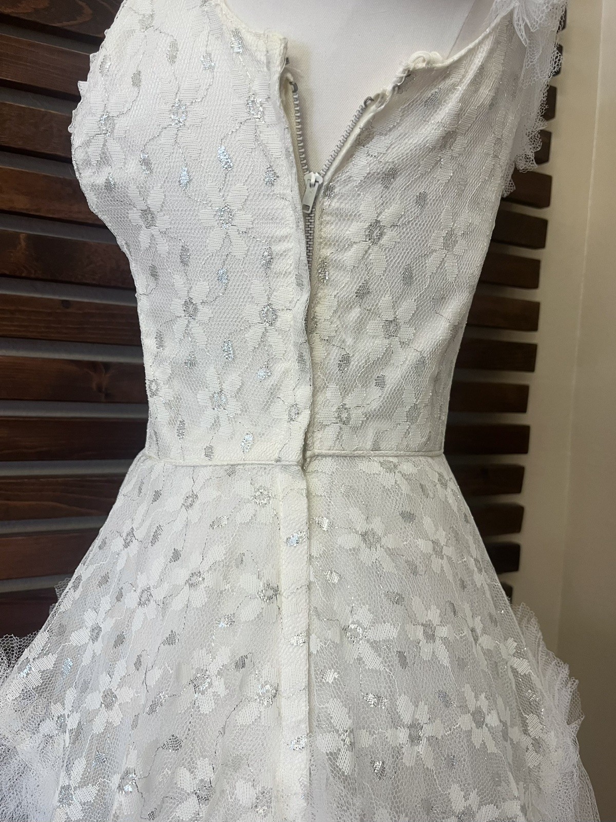 1950s Vintage White & Metallic Silver Tulle Layered Prom Wedding Dress Gown