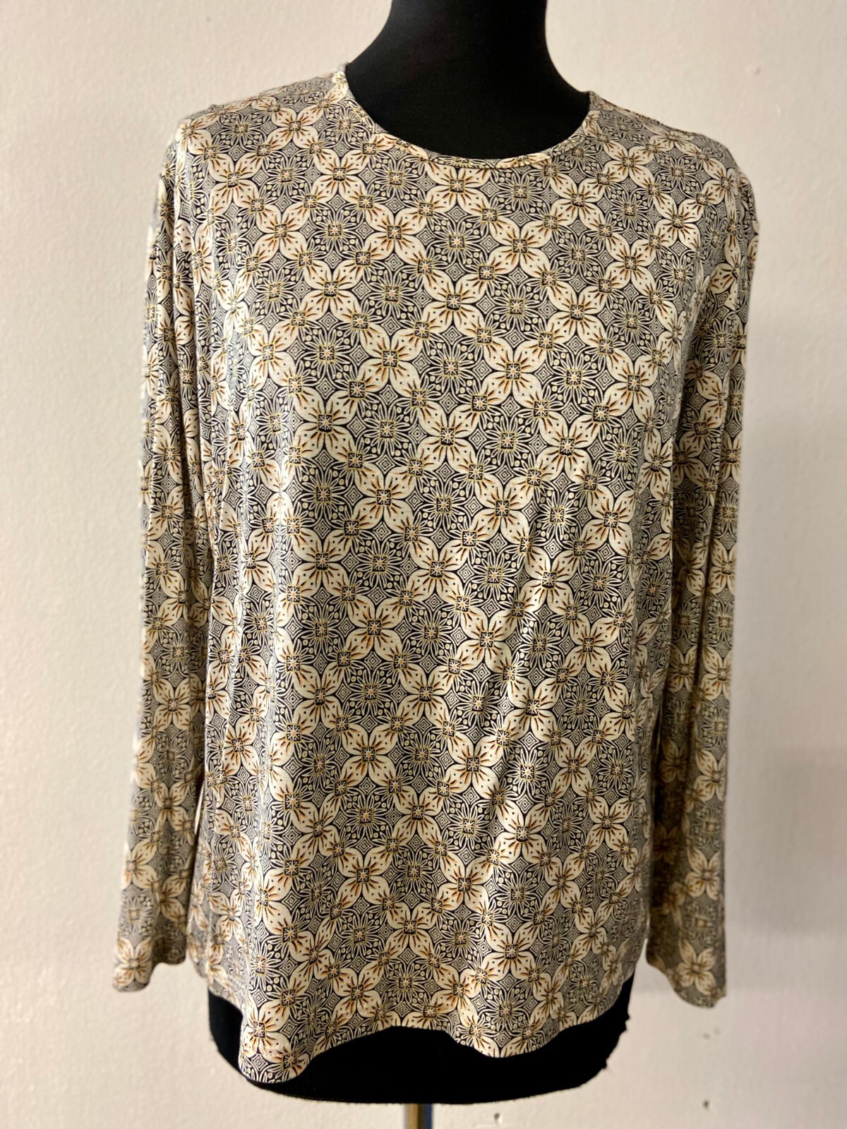 Womens Vintage Long sleeved T-Shirt Top | Versatile perfect for Any Occasion