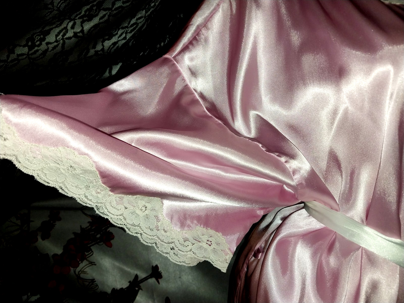 VTG SATIN SHINY PINK LIQUID BABYDOLL NIGHTGOWN PJS NIGHTIE ROBE 2X 54″ LACY APLQ