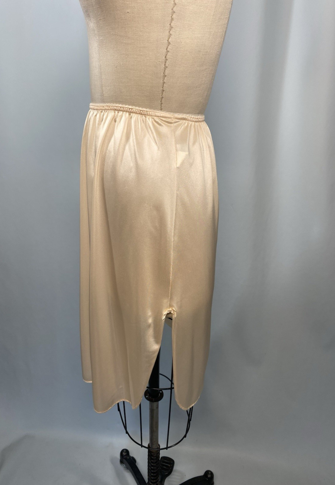 BALI Vintage Half Slip SIZE LARGE beige slit long length 25″ classic