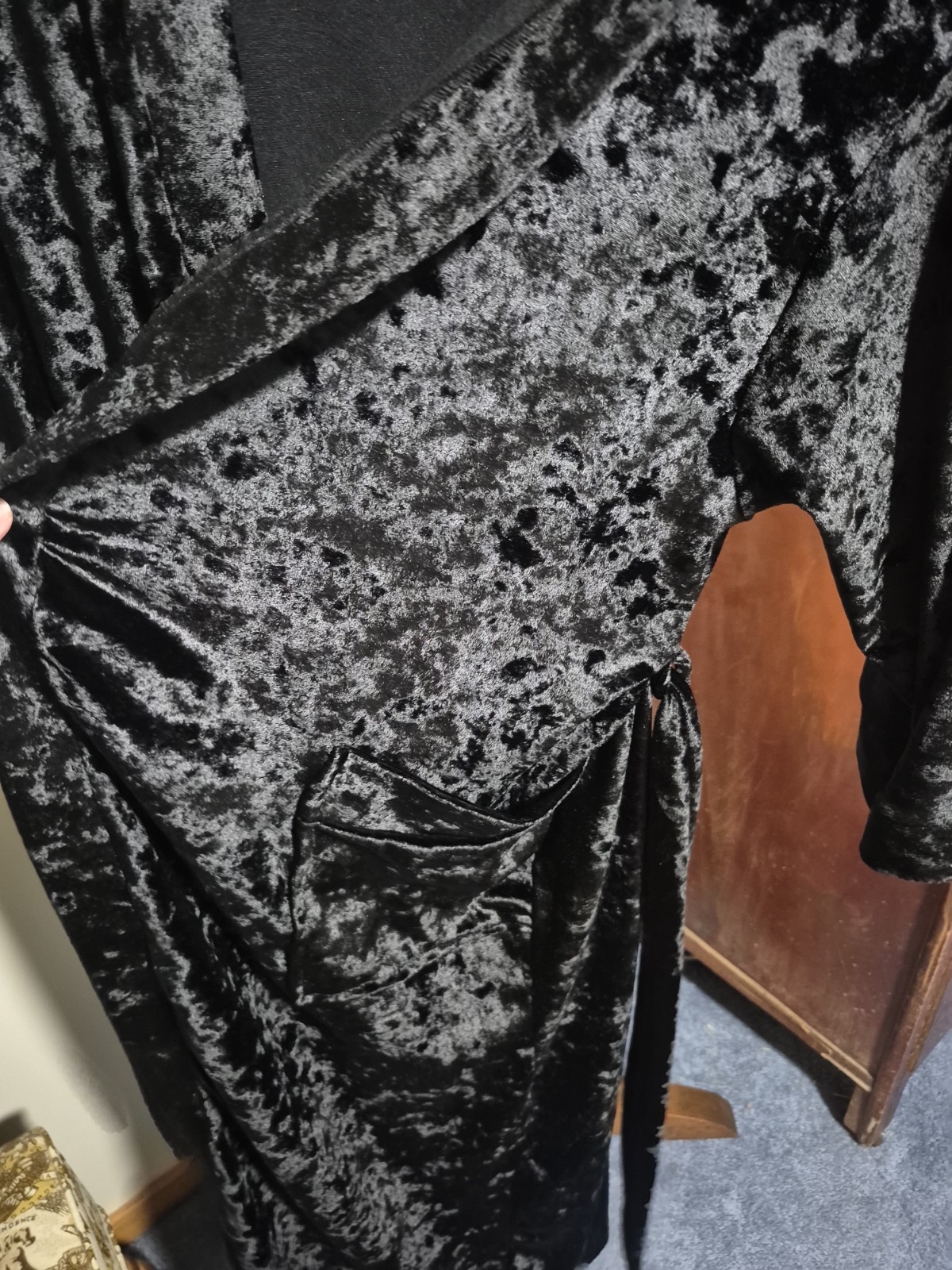 Jasmine Rose Black Velvet Style Robe Size Small