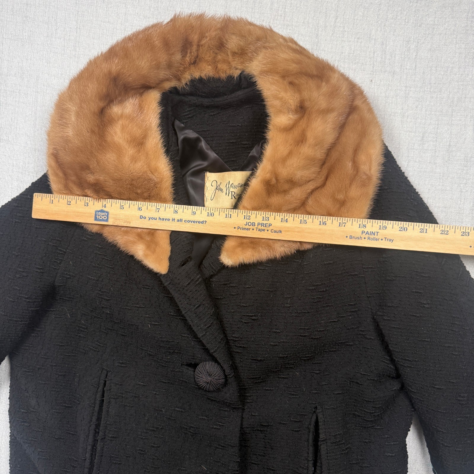 Vintage John Wanamaker Rittenhouse Shops Black Coat Fur Collar Wool Chest 47″