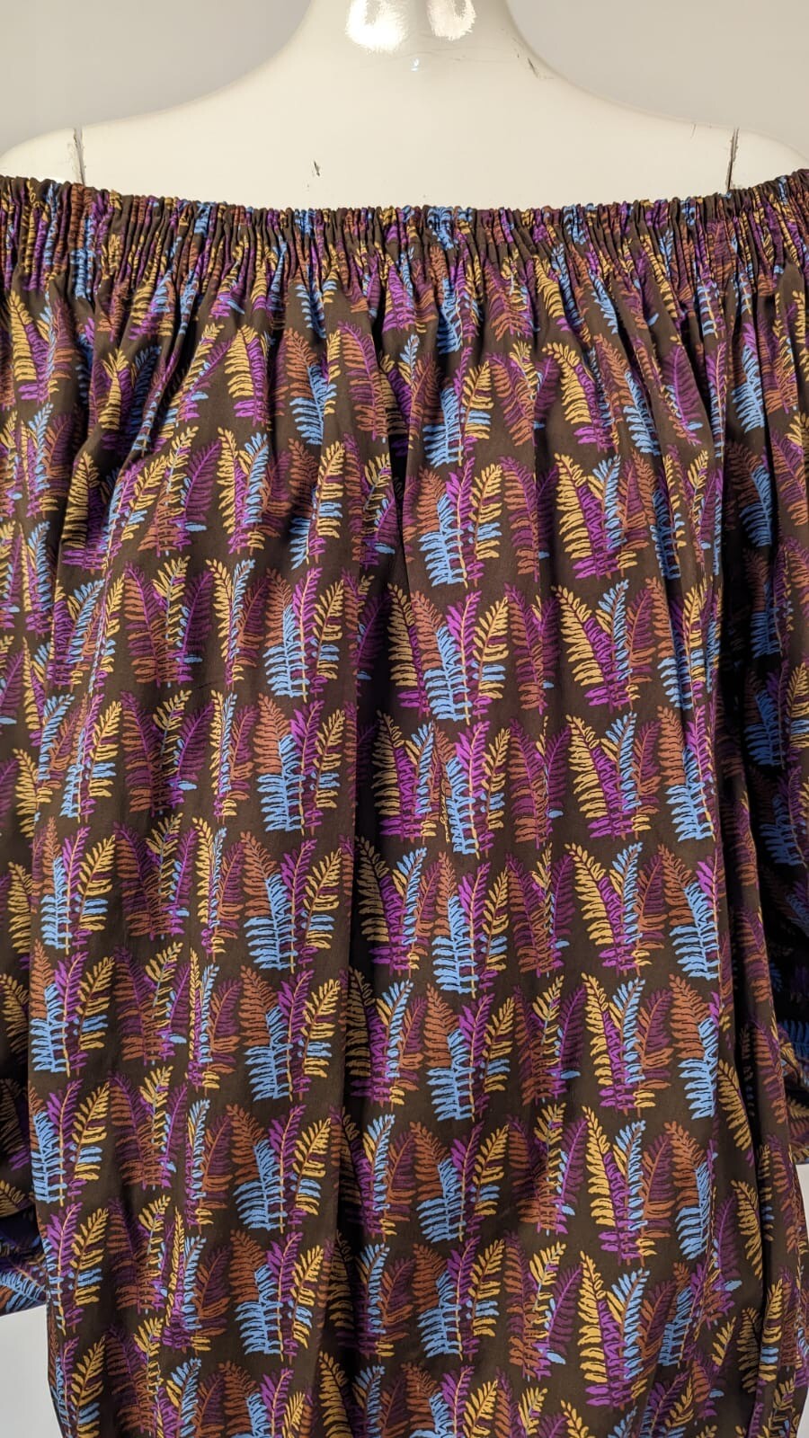 BILLOWING VINTAGE 1977 MASSIVE PUFF SLEEVE PRINT BLOUSE W RUCHED NECKLINE