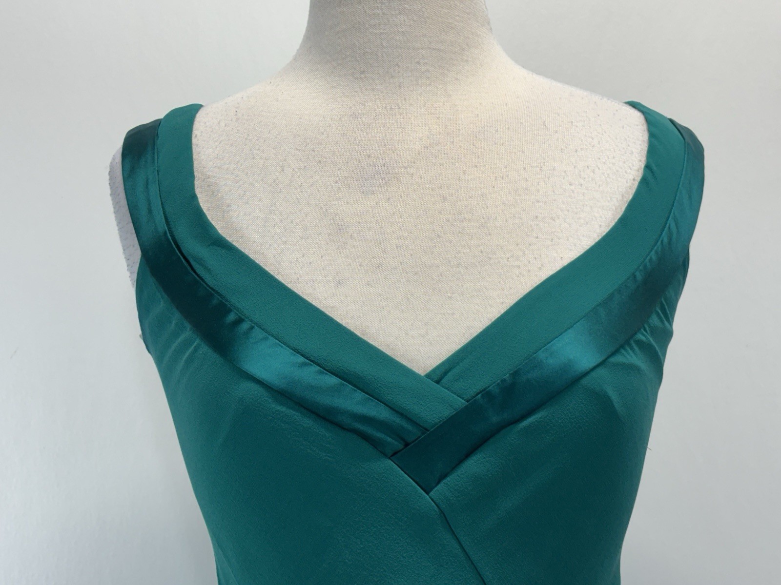 Vtg Tadashi Shoji 100% Silk Tiered Dress Gown Sz 8 Jewel Tone Brooch Formal