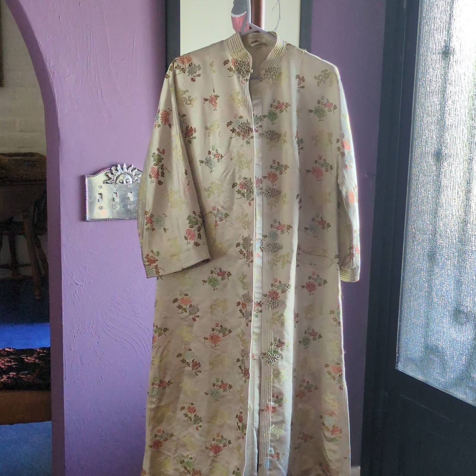 Dynasty Vintage British Crown Gold Floral Embroidered Robe Size L Hong Kong
