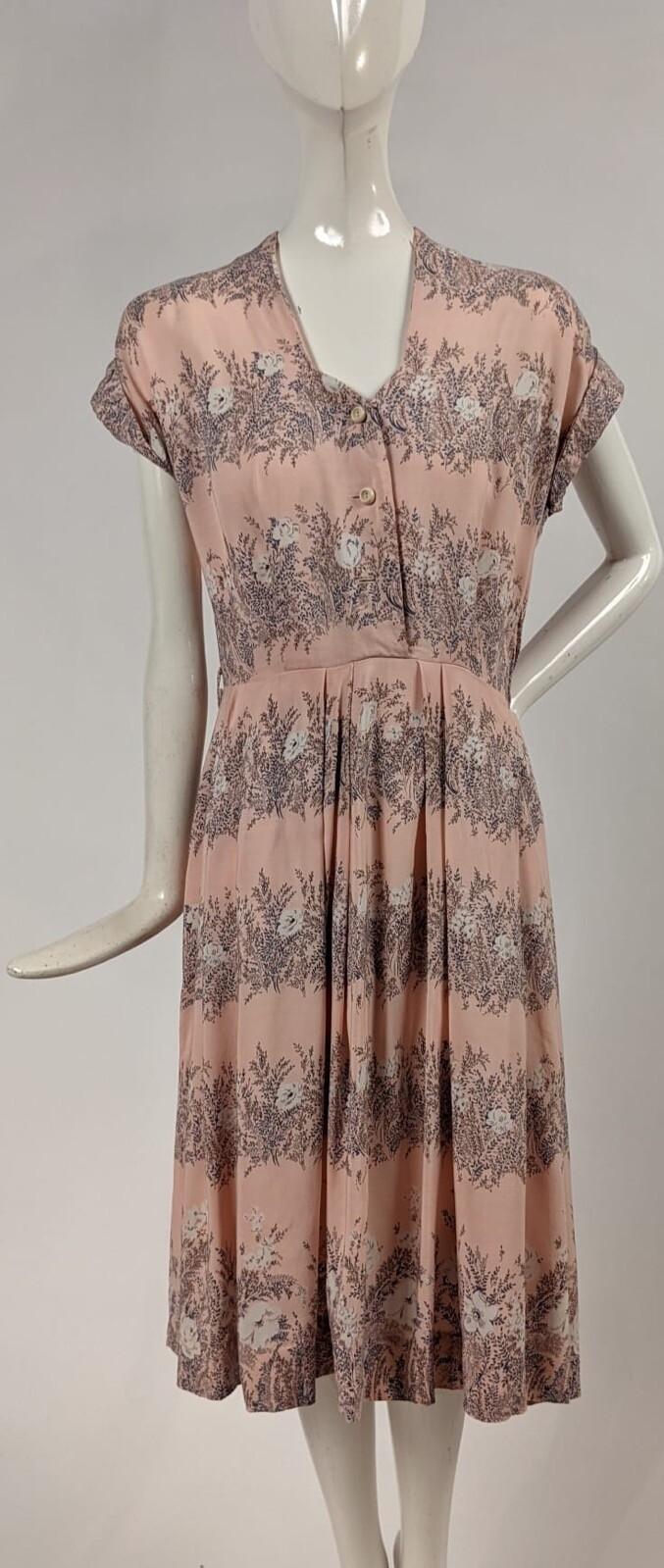 VINTAGE 1940’S STRIPE FLORAL PRINT RAYON DRESS W BUTTON FRONT