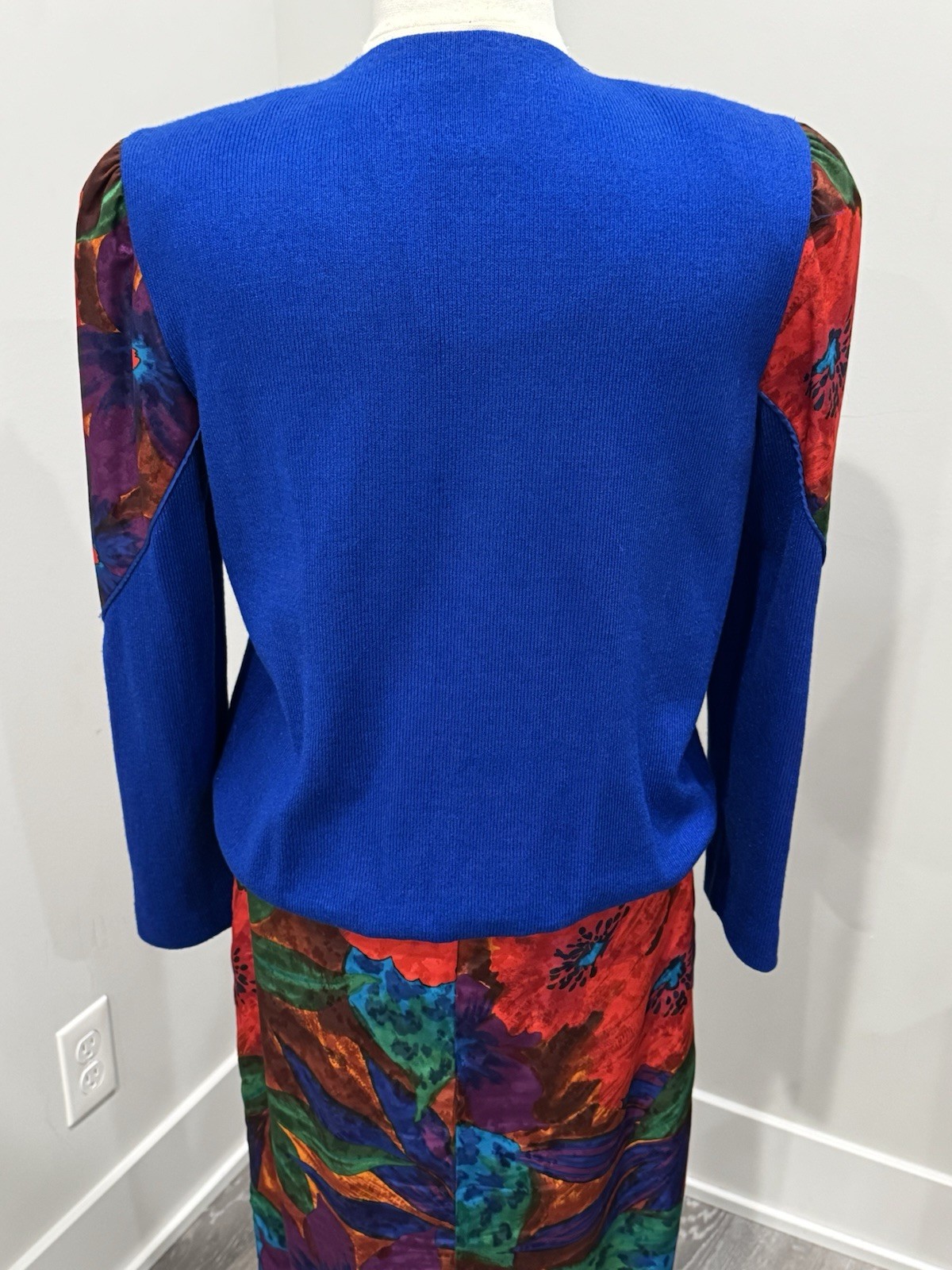 Vintage 80’s Anthony Sicari Women’s Size 8 Sweater Top & Skirt Set Floral Multi