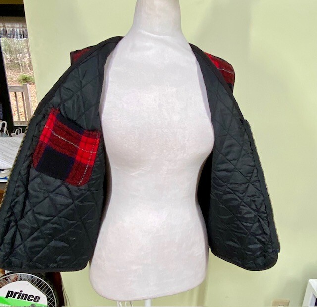 Vtg Marsh Landing Wool Blend Sweater Vest Women’s Sz S Red Buffalo Plaid Outdoor