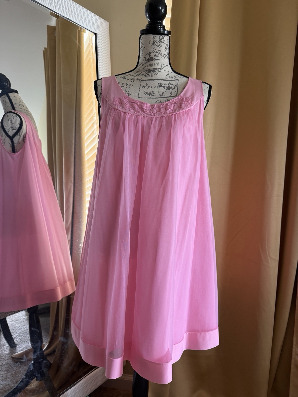 Vintage Pink Sheer Chiffon Nylon Babydoll Nightgown Lace Yoke Button Front M