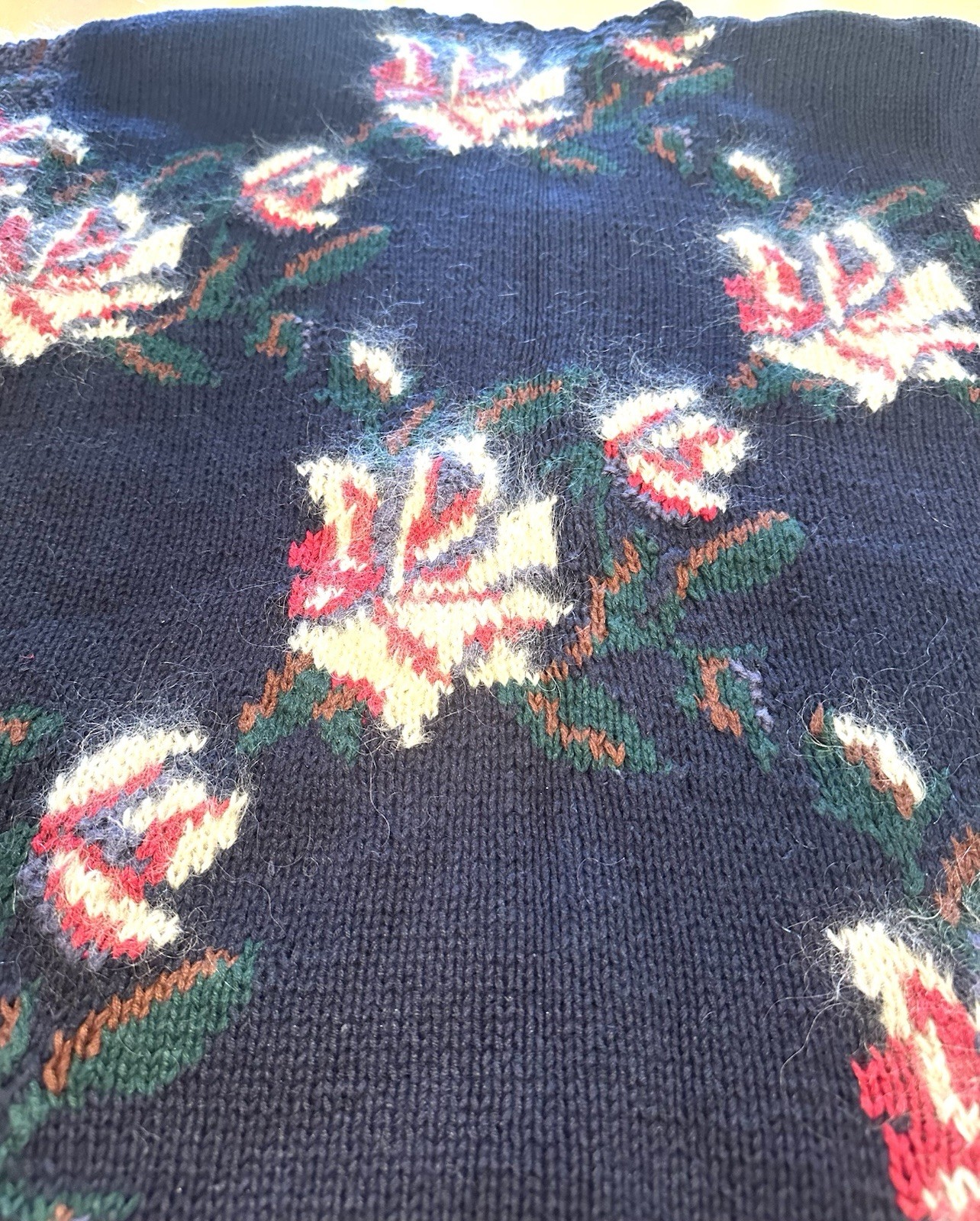 Vintage 80s Hand Knitted MOHAIR DESIGNER V-Neck Floral Sweater