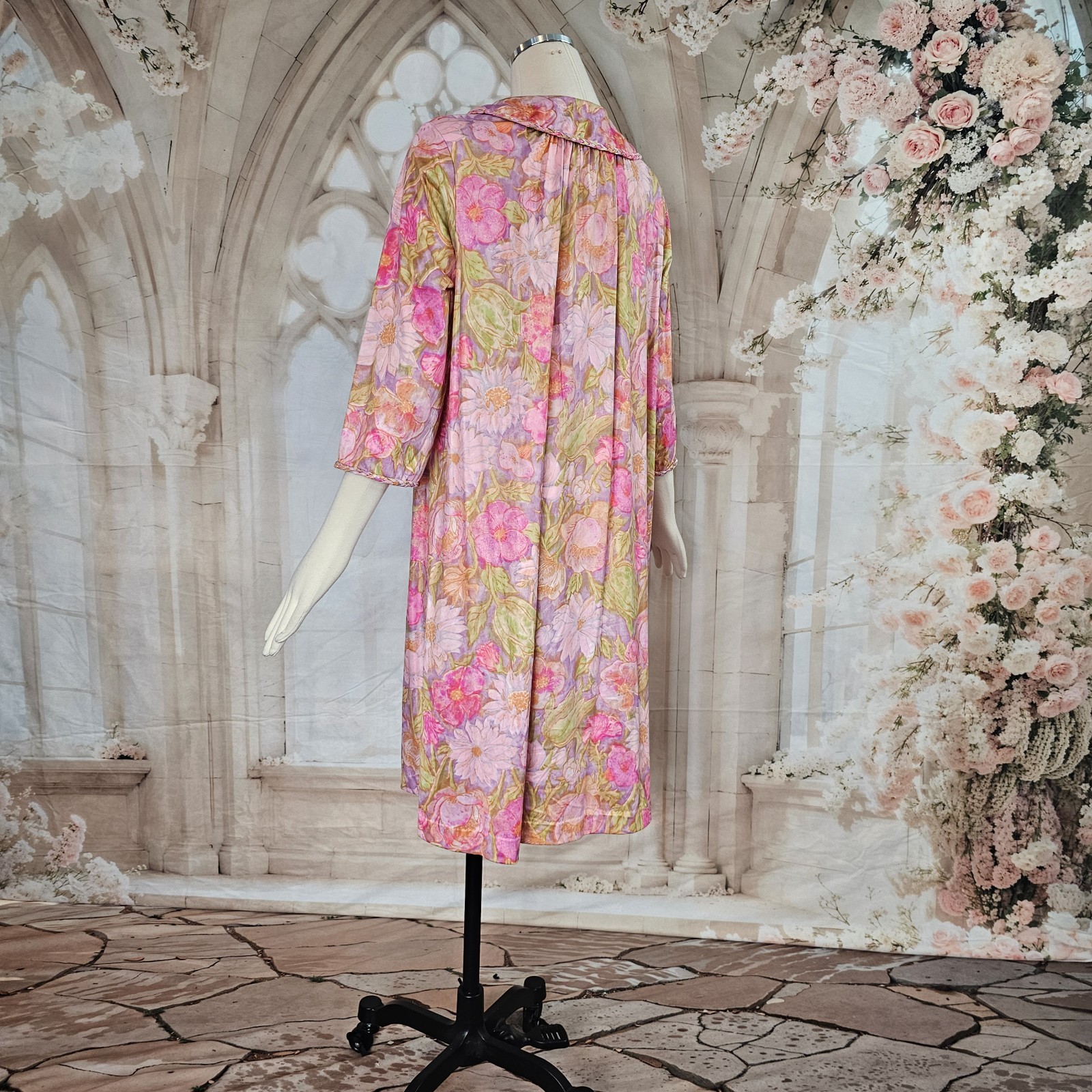 Vintage 1960’s Robe Lingerie Pajamas Pink Purple Green Floral Mod Buttons Collar