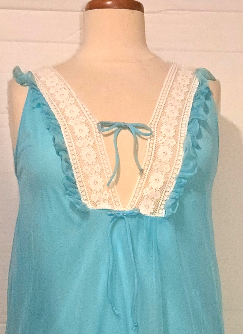 Vintage Nightgown – Turquoise w/ White Lace – Full Length – ’60s – Tie Front