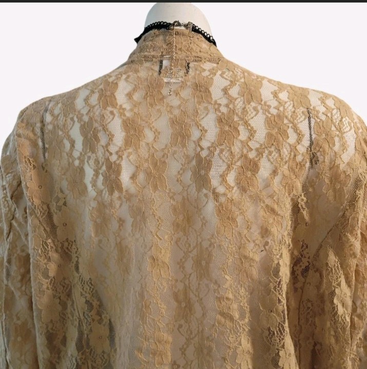 Vintage 90s Salon Studio Women’s Sz LP Boho Style Tan Floral Lace Cardigan